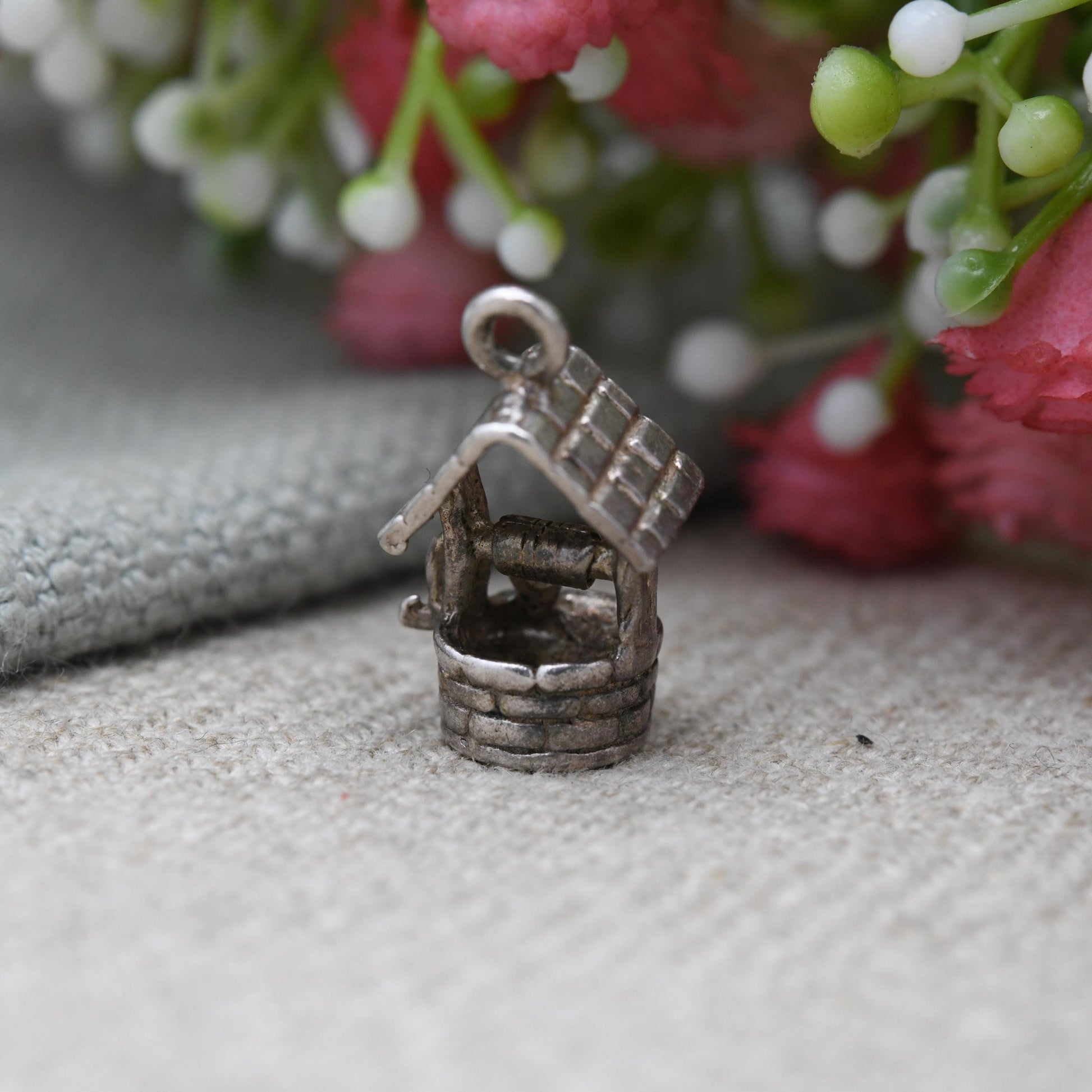 Vintage Sterling Silver Wishing Well Charm Pendant - Cute Water Well and Bucket | Gift for Charm Bracelet