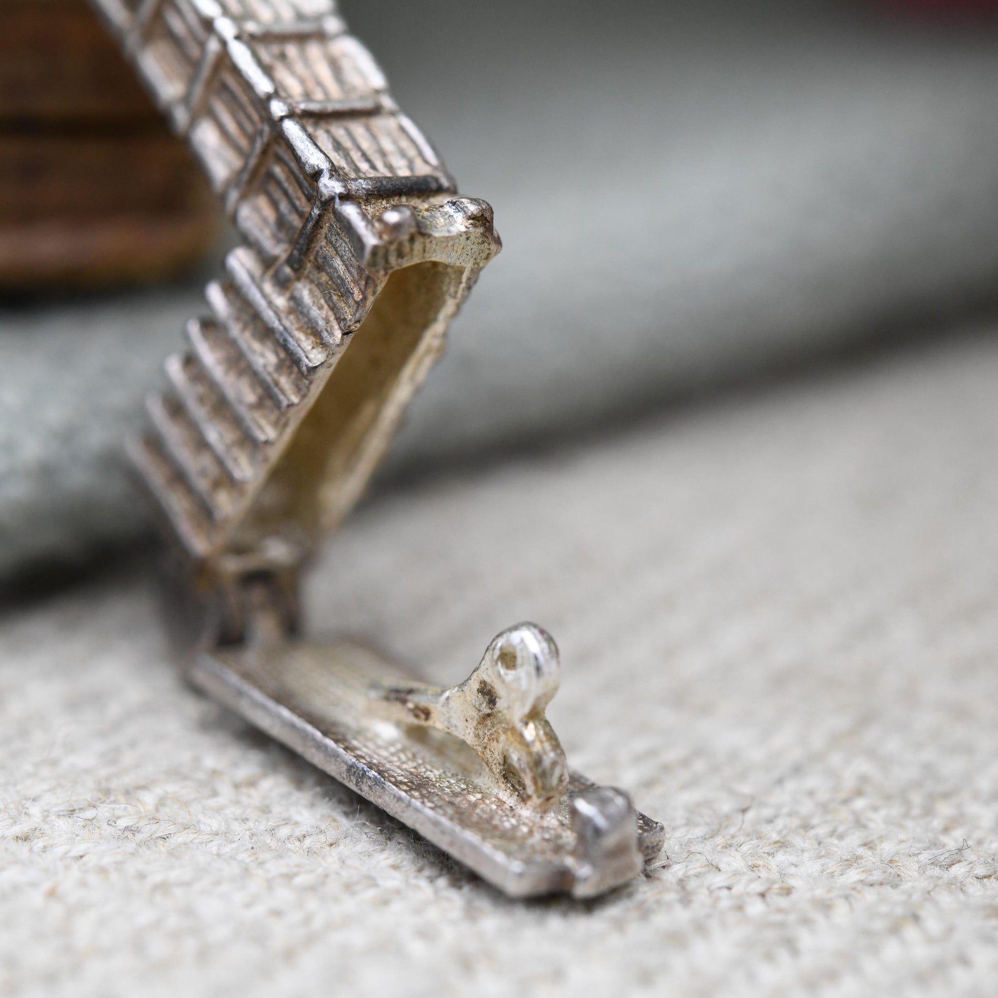 Vintage Sterling Silver Opening Big Ben and Lion Charm Pendant - London Landmark | Houses of Parliament | Gift for Souvenir Charm Bracelet