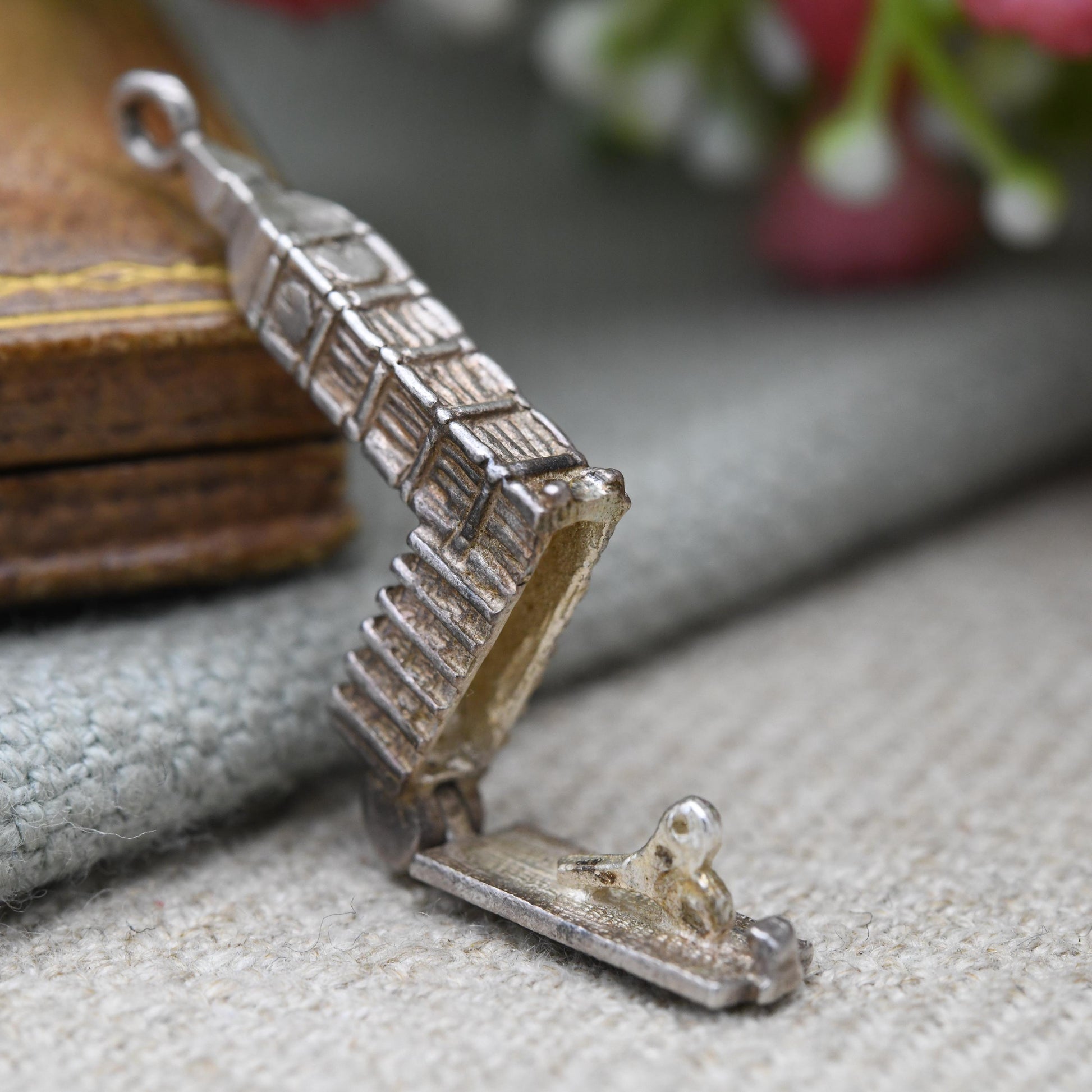 Vintage Sterling Silver Opening Big Ben and Lion Charm Pendant - London Landmark | Houses of Parliament | Gift for Souvenir Charm Bracelet