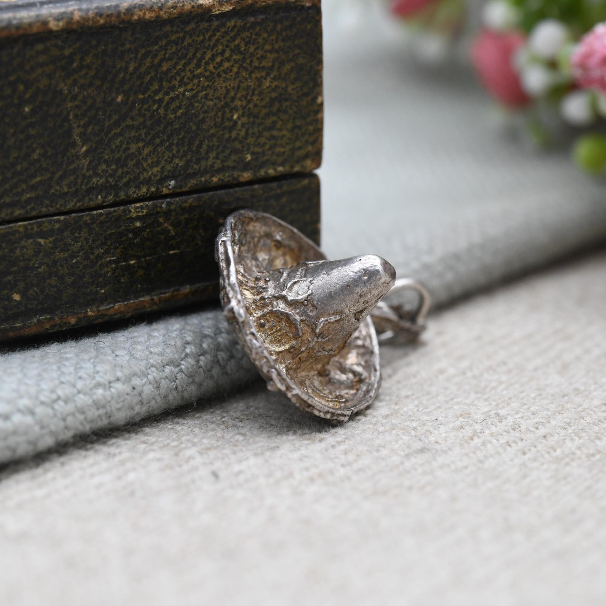 Vintage Sterling Silver Sombrero Hat Charm Pendant - Traditional Mexican Clothing | Mexico | Souvenir Gift for Charm Bracelet