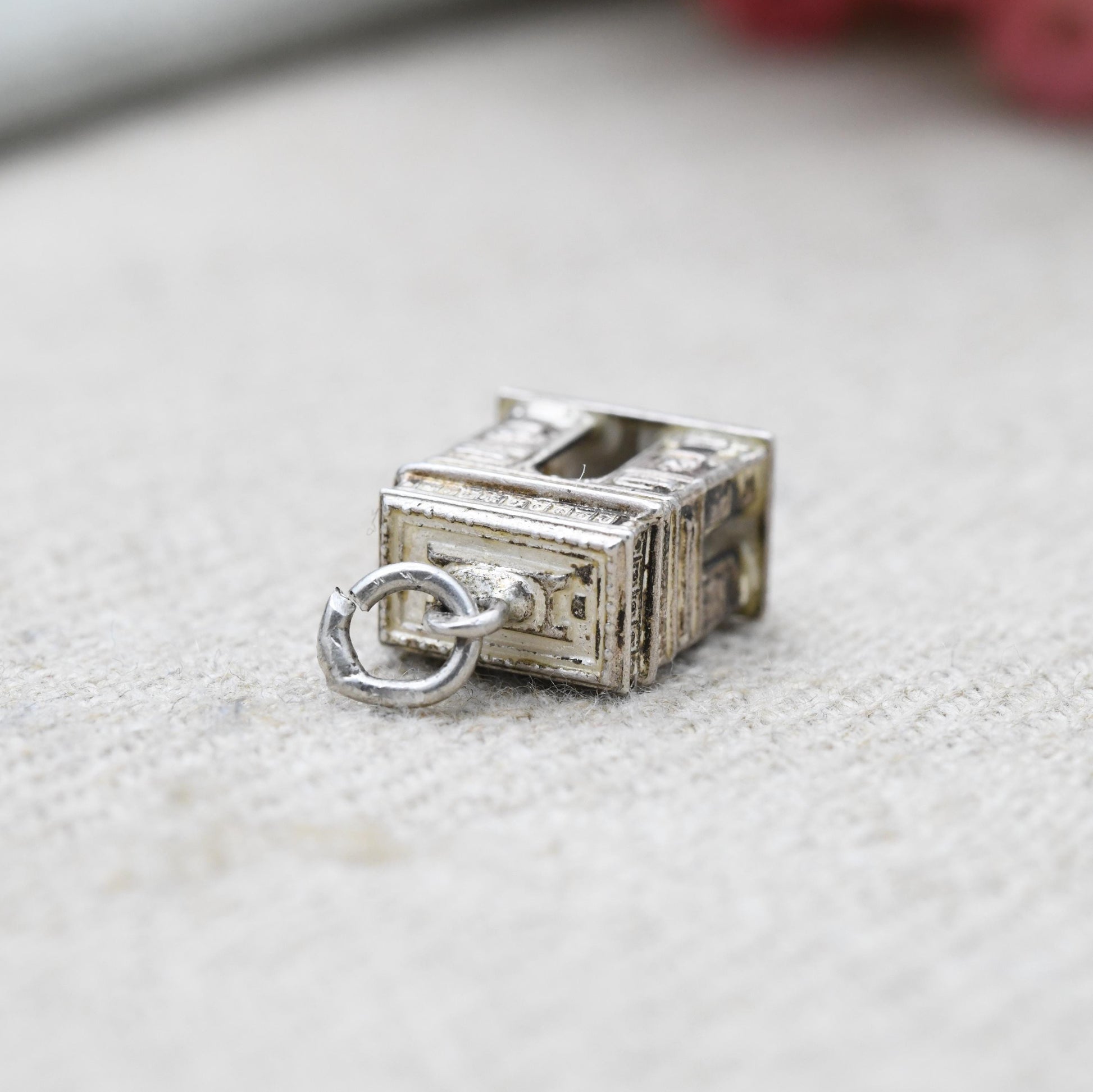 Vintage Sterling Silver Arc De Triomphe Charm Pendant - French Souvenir | Paris | France Tourist | Gift for Charm Bracelet