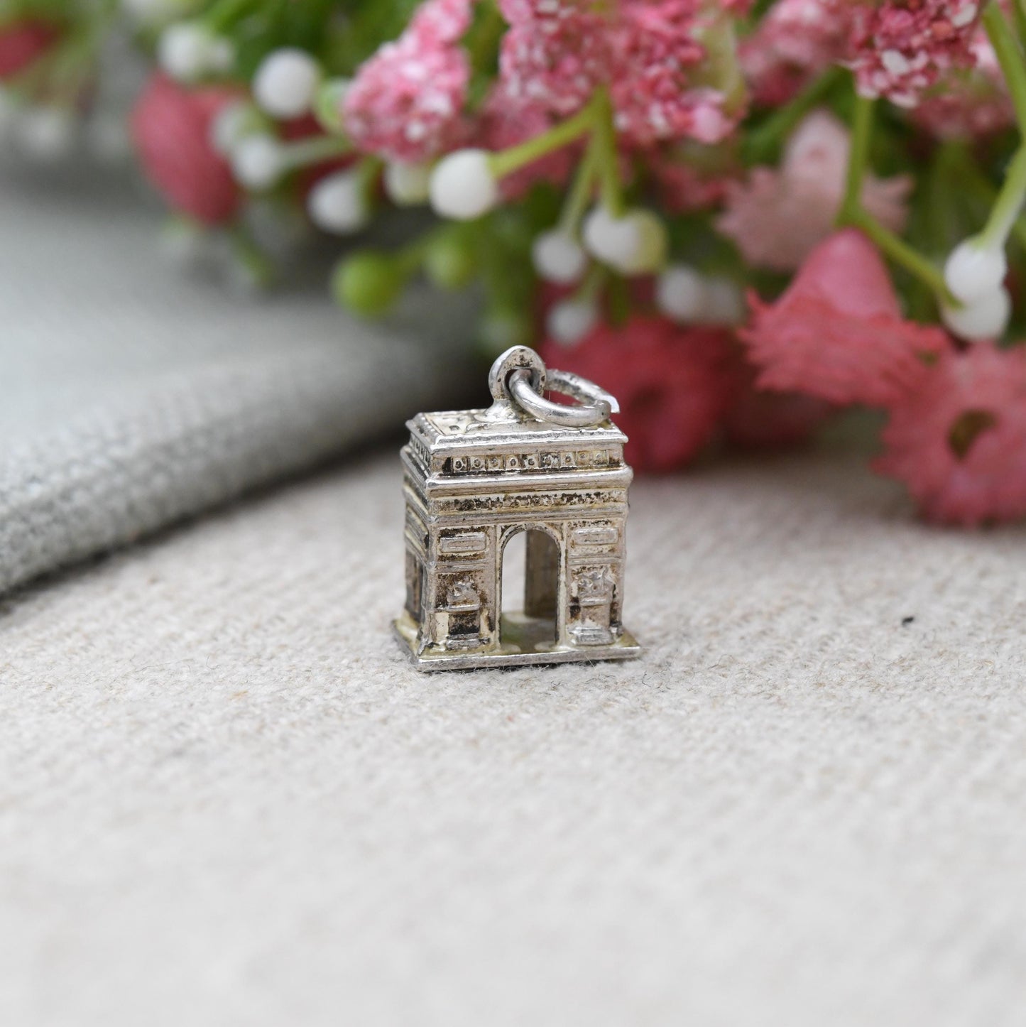 Vintage Sterling Silver Arc De Triomphe Charm Pendant - French Souvenir | Paris | France Tourist | Gift for Charm Bracelet