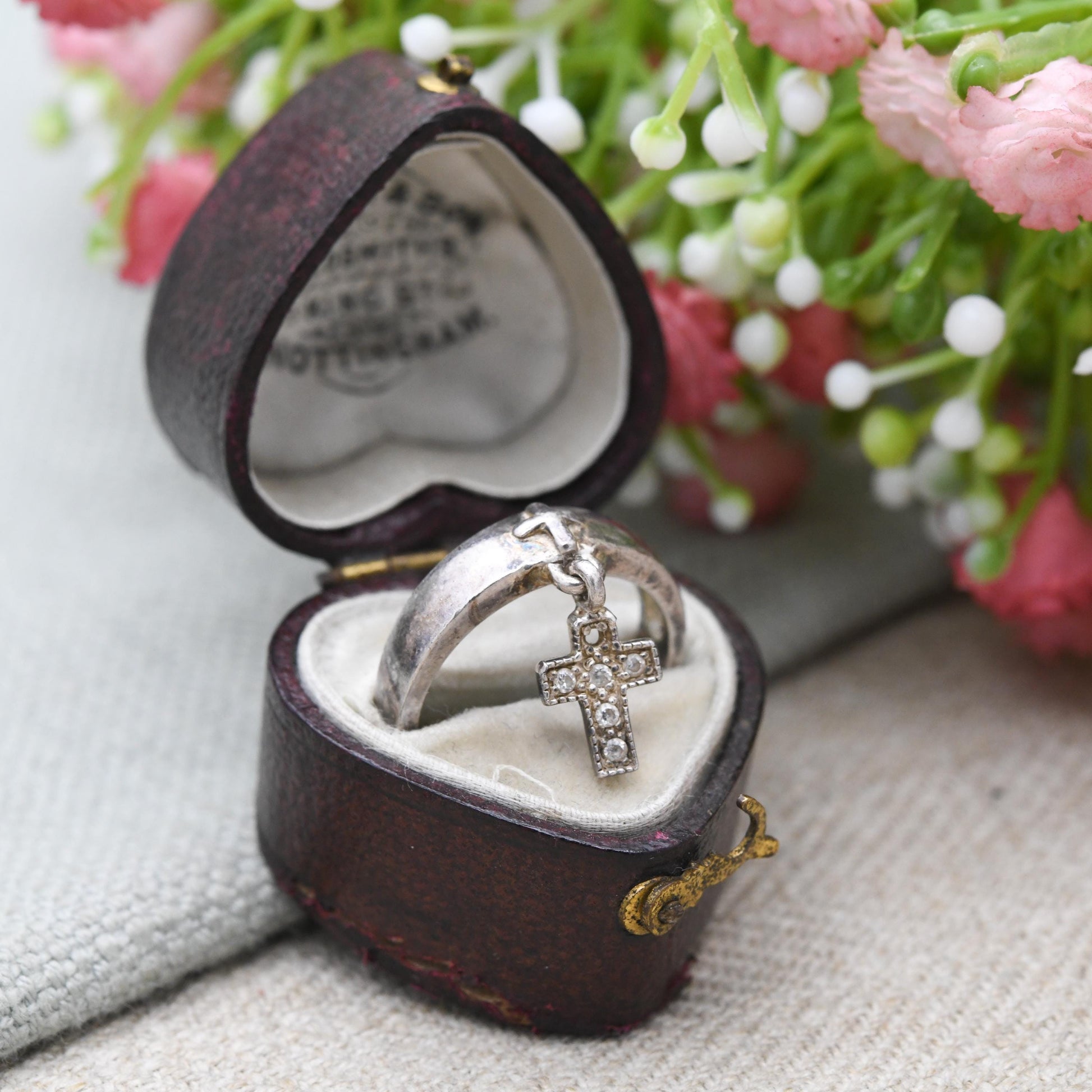 Vintage Sterling Silver Dangle Cross Band Ring - Clear Stone Decoration | Raised Cross Relief | UK Size - L | US Size - 6
