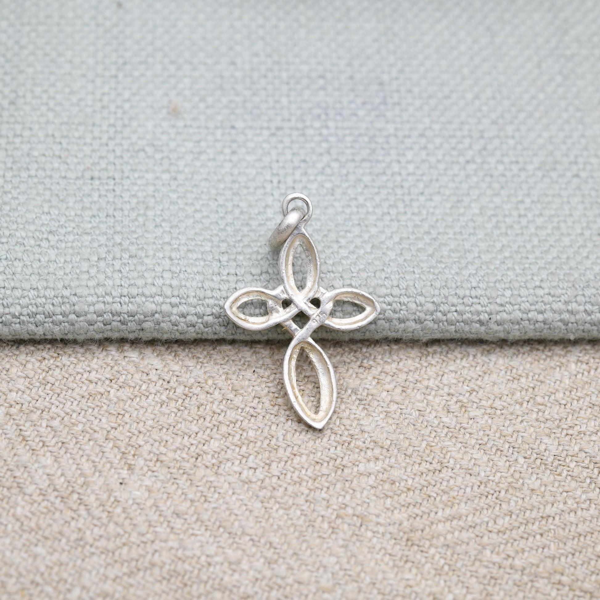 Vintage Sterling Silver Celtic Cross Pendant with Openwork Knot Design - Celtic Twist Vintage Religious Jewellery | Gift for Charm Necklace