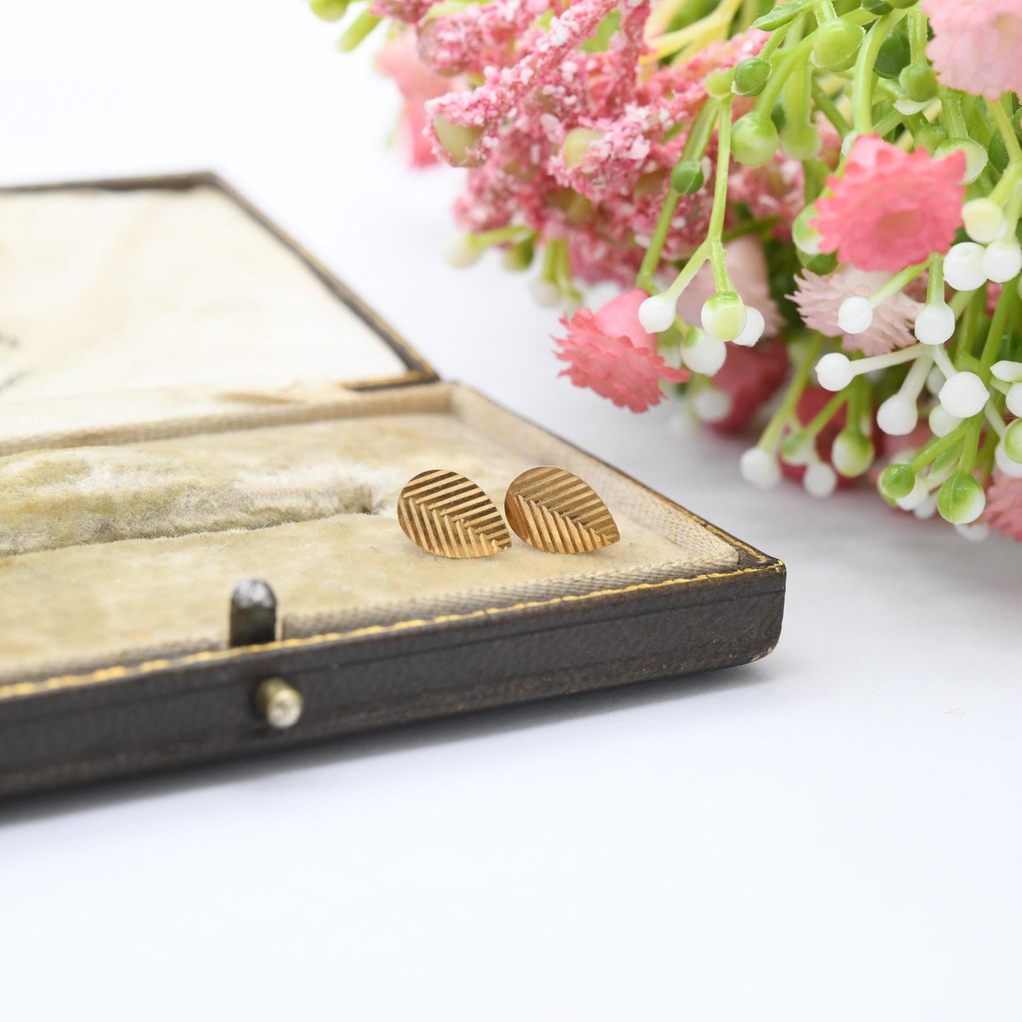 Vintage 9ct Gold Leaf Stud Earrings - Mid-Century Textured Leaves | Delicate Gold Studs | Gift for Her | Butterfly Backs