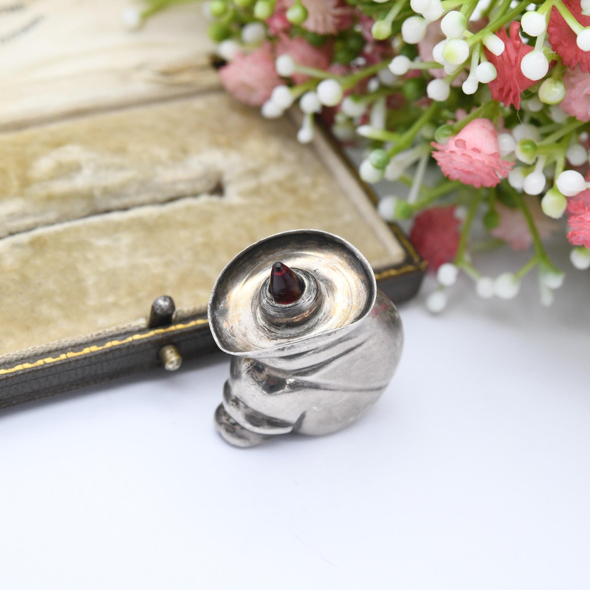 Vintage Mexican Sterling Silver Sleeping Man Scent Bottle Brooch - Mid-Century American Souvenir Made in Mexico | Sombrero Poncho | Snuffbox