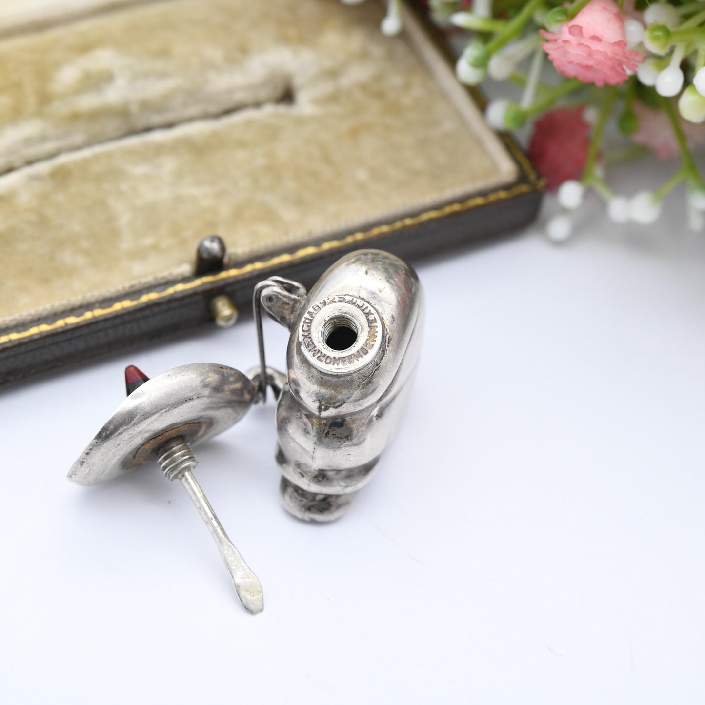 Vintage Mexican Sterling Silver Sleeping Man Scent Bottle Brooch - Mid-Century American Souvenir Made in Mexico | Sombrero Poncho | Snuffbox