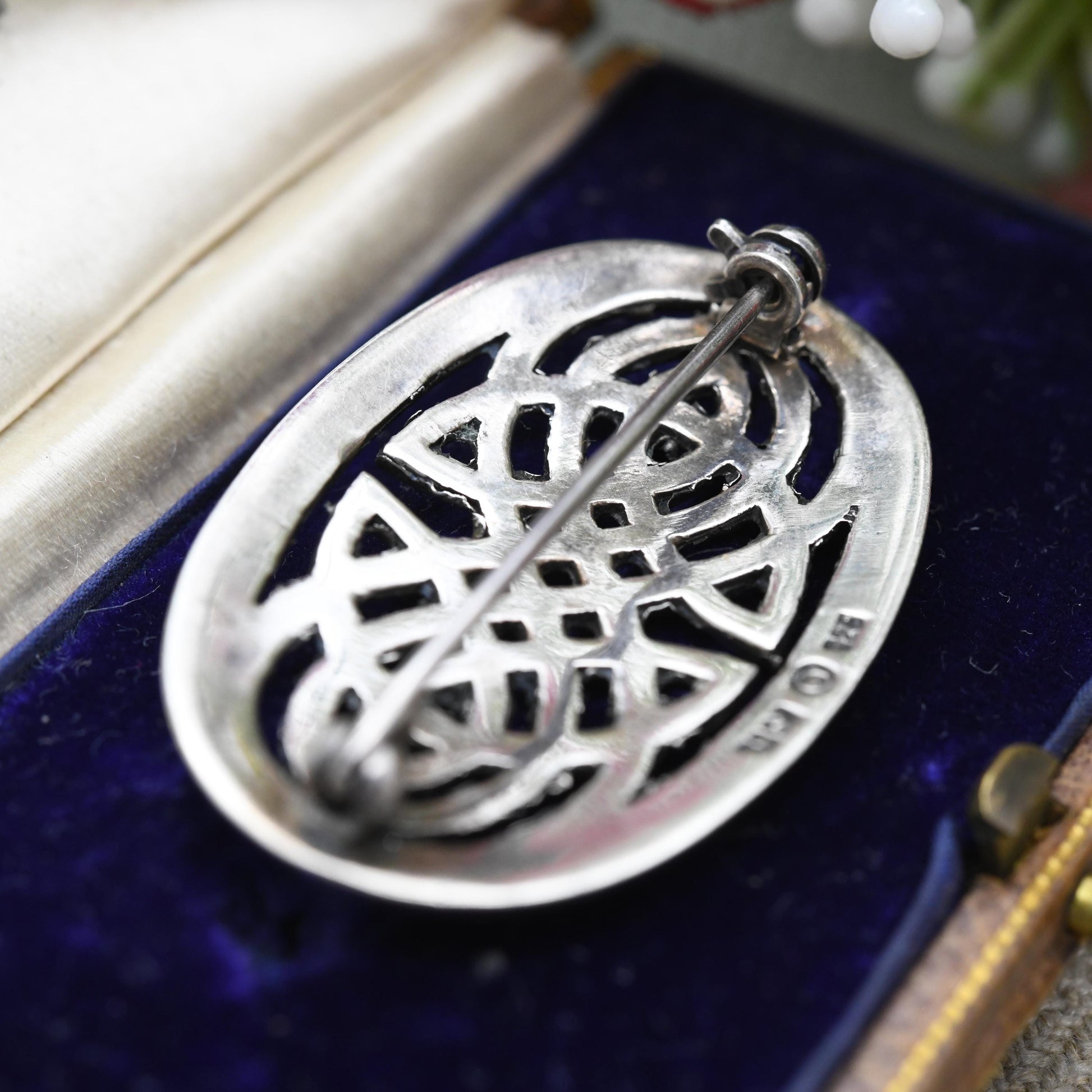 Vintage Sterling Silver Brooch with Openwork Celtic Knot Design | Woven Pattern