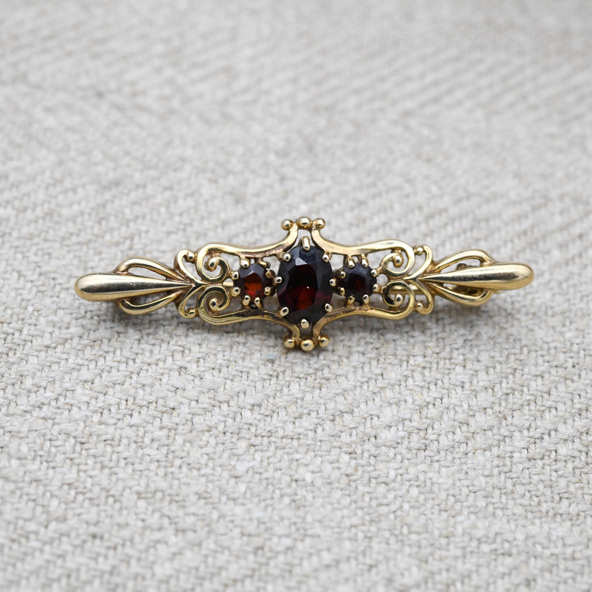Antique 9ct Gold Garnet Bar Brooch - 1989 | Edwardian Solid Gold Jewellery | Pretty Floral Gift | Faceted Red Gemstone