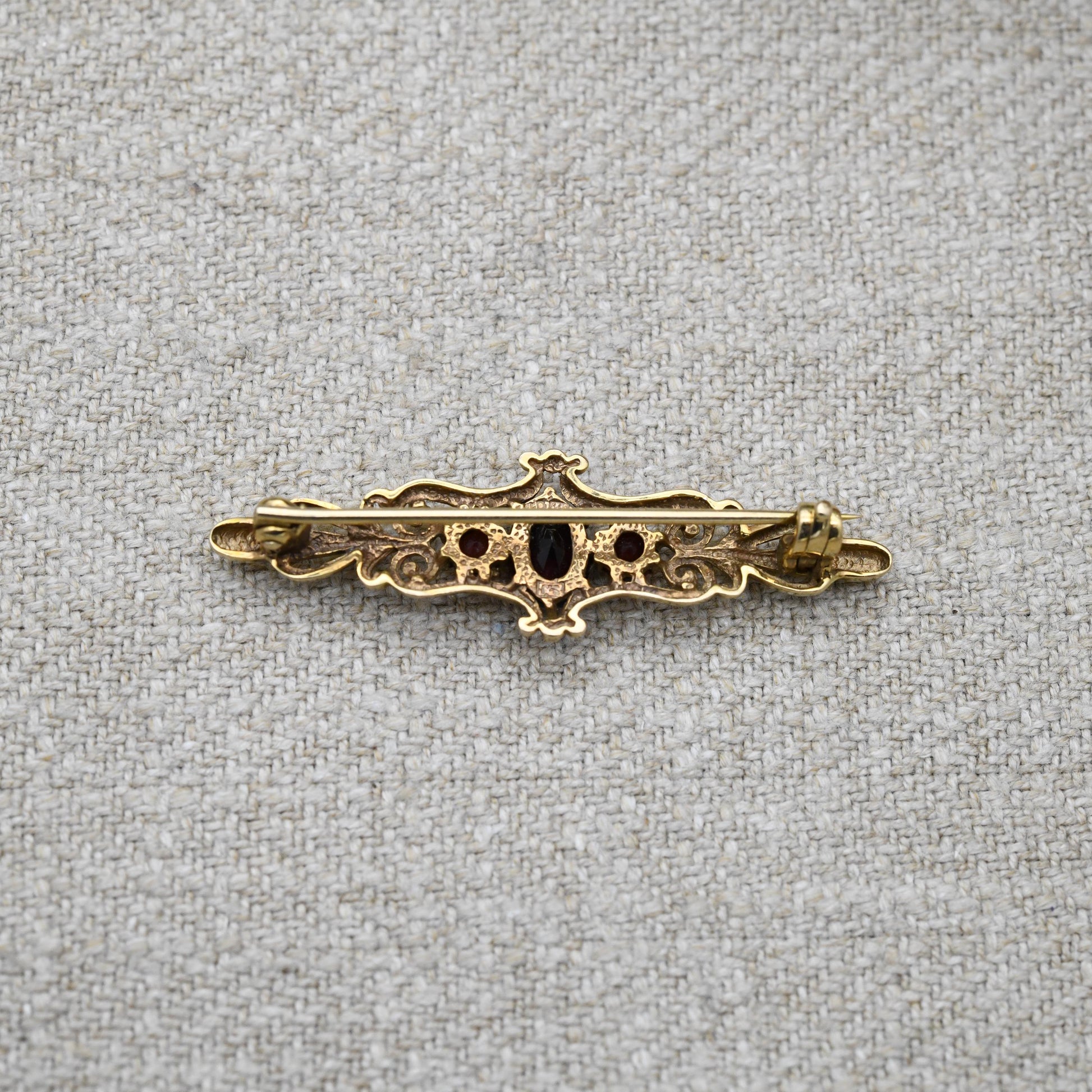 Antique 9ct Gold Garnet Bar Brooch - 1989 | Edwardian Solid Gold Jewellery | Pretty Floral Gift | Faceted Red Gemstone