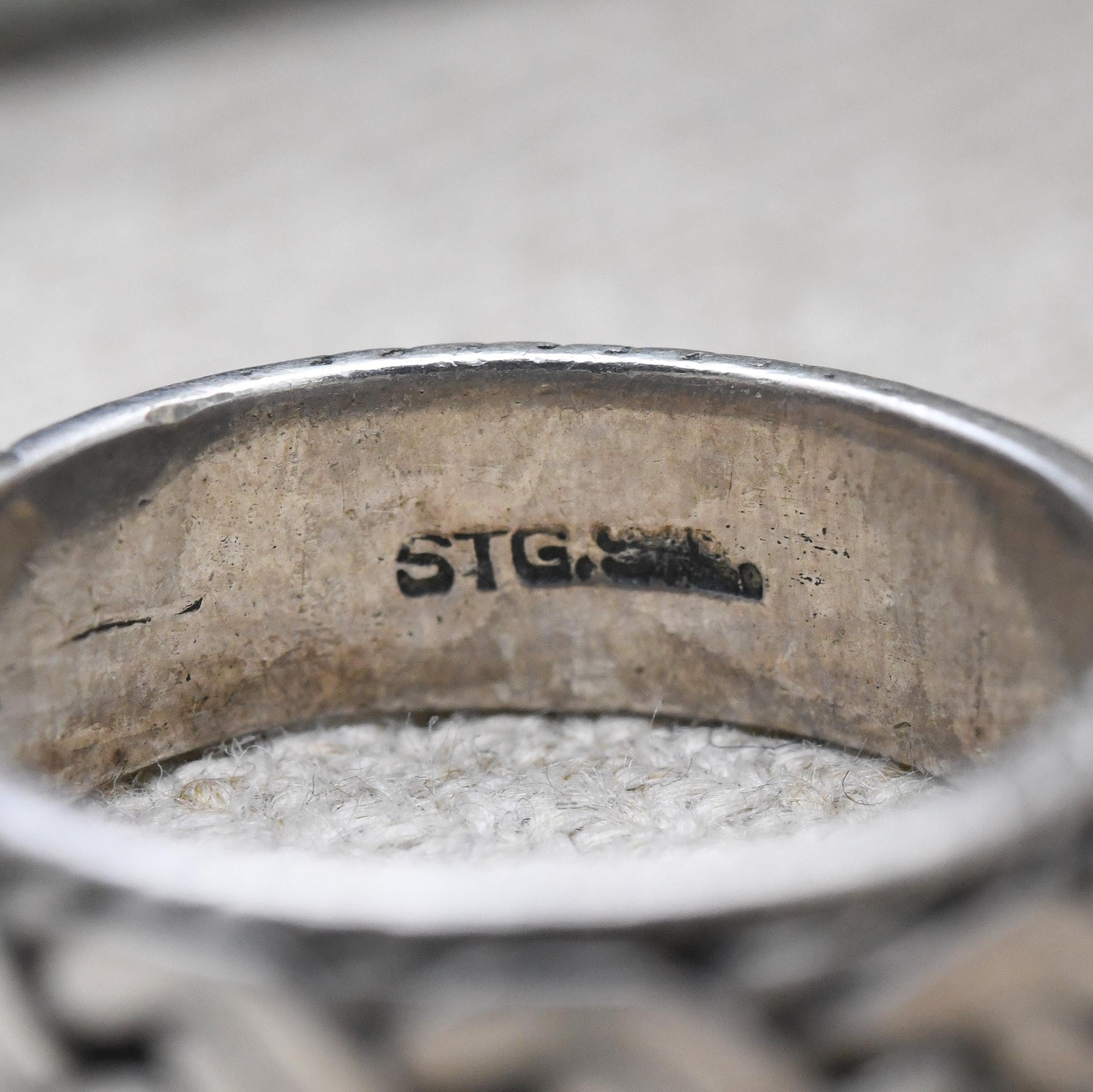 Vintage Sterling Silver Celtic Knot Band Ring - Textured Unisex Silver Band | UK Size - M 1/2 | US Size - 6 1/2