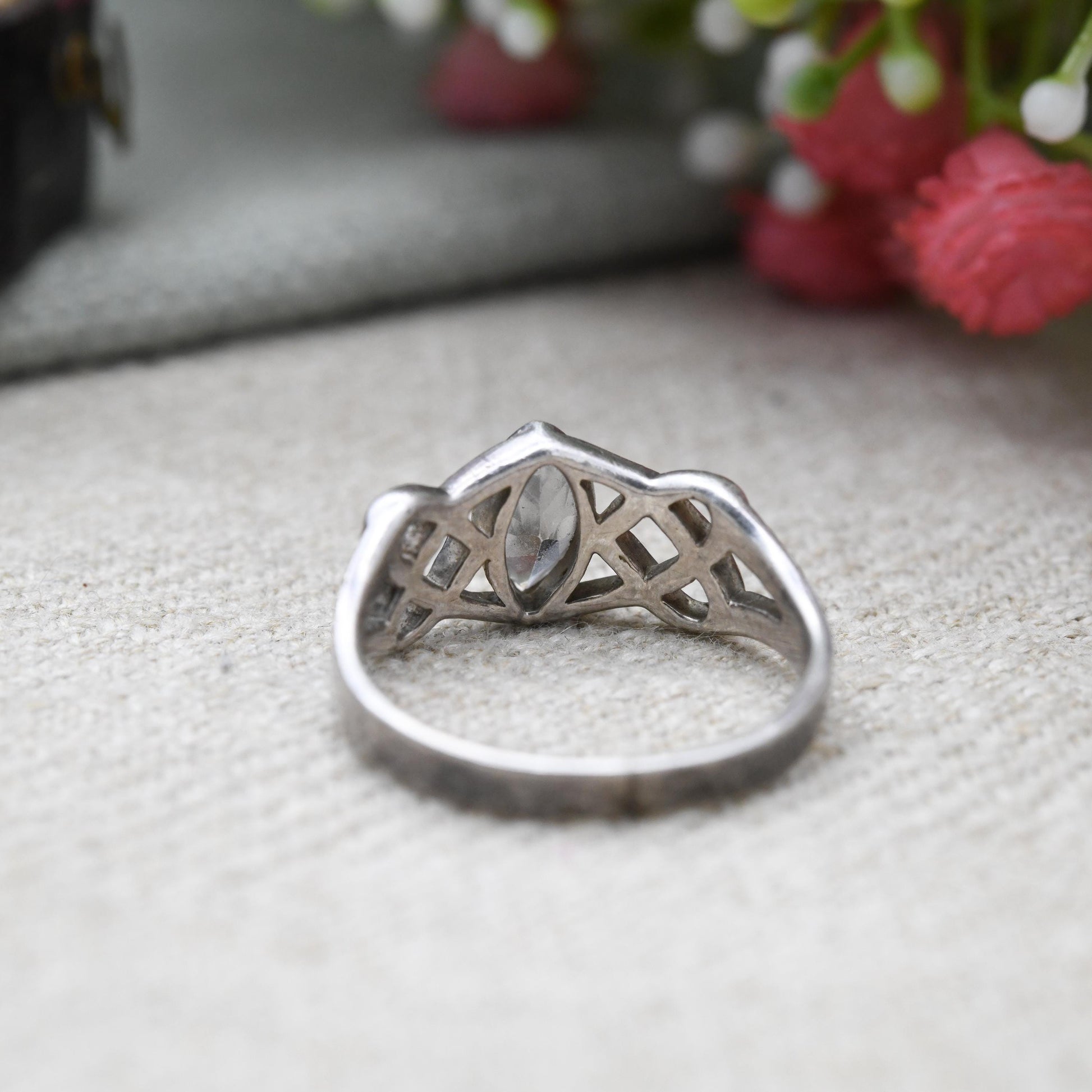 Vintage Sterling Silver Celtic Solitaire Ring - Pointed Oval White Stone | Cut Out Celtic Knot | UK Size - M 1/2 | US Size - 6 1/2