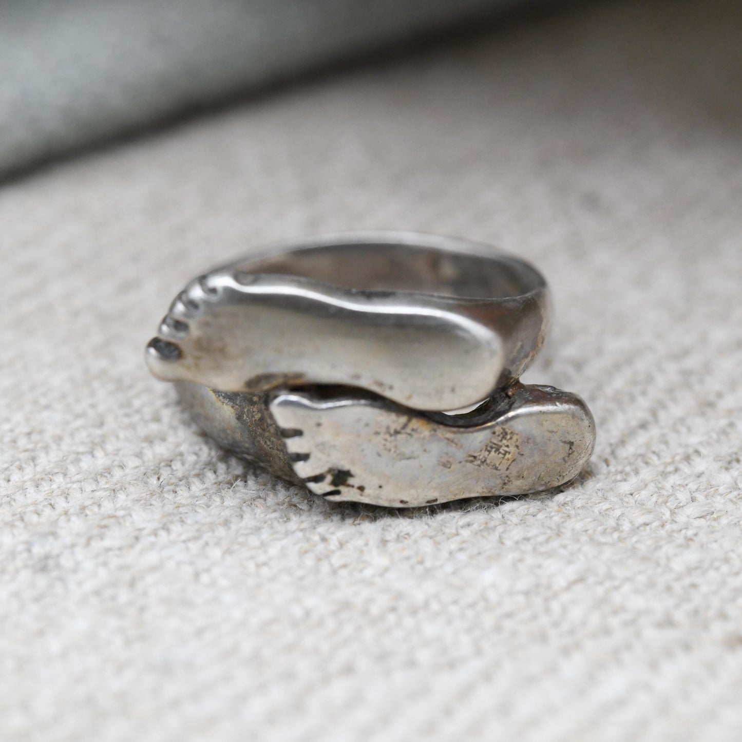 Vintage Sterling Silver Feet Ring - Quirky Pair of Feet Design | Unisex | Everyday Silver Jewellery | UK Size - I 1/2 | US Size - 4 1/2