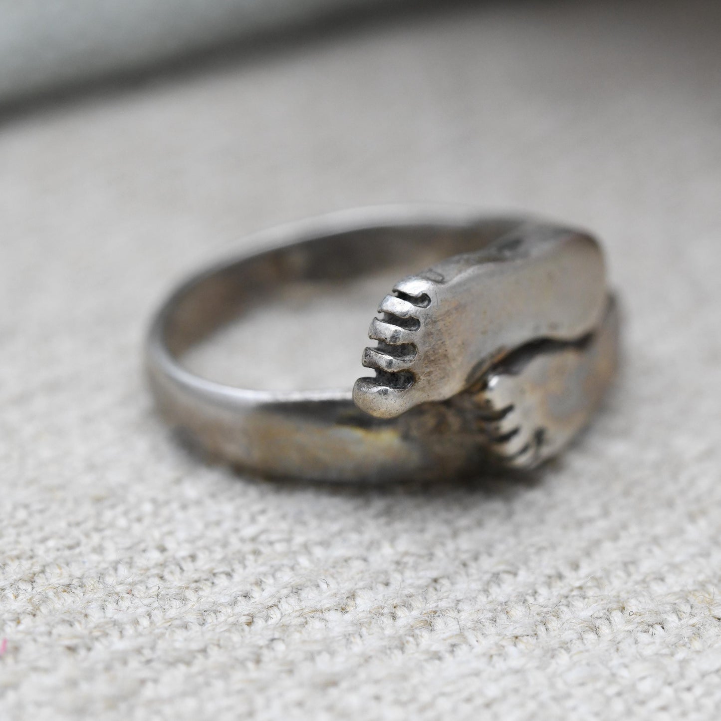 Vintage Sterling Silver Feet Ring - Quirky Pair of Feet Design | Unisex | Everyday Silver Jewellery | UK Size - I 1/2 | US Size - 4 1/2