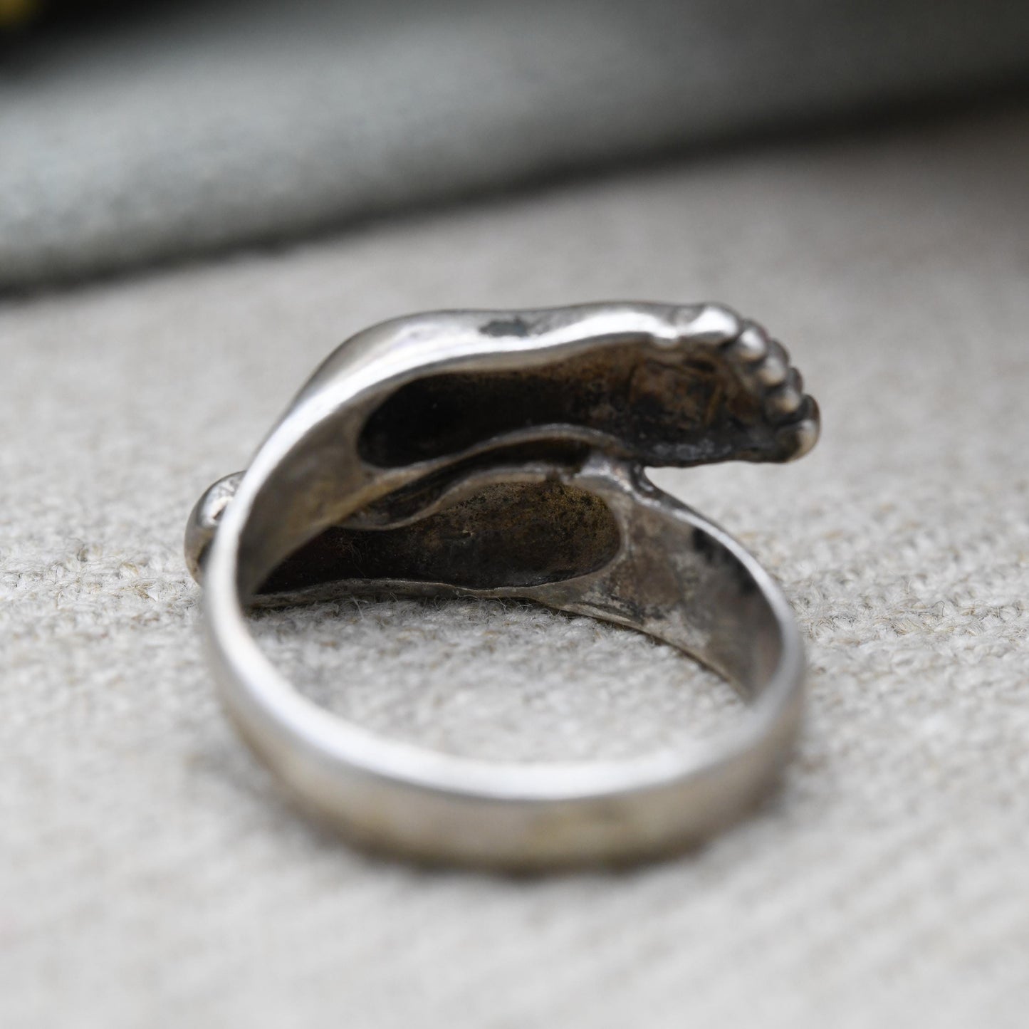 Vintage Sterling Silver Feet Ring - Quirky Pair of Feet Design | Unisex | Everyday Silver Jewellery | UK Size - I 1/2 | US Size - 4 1/2