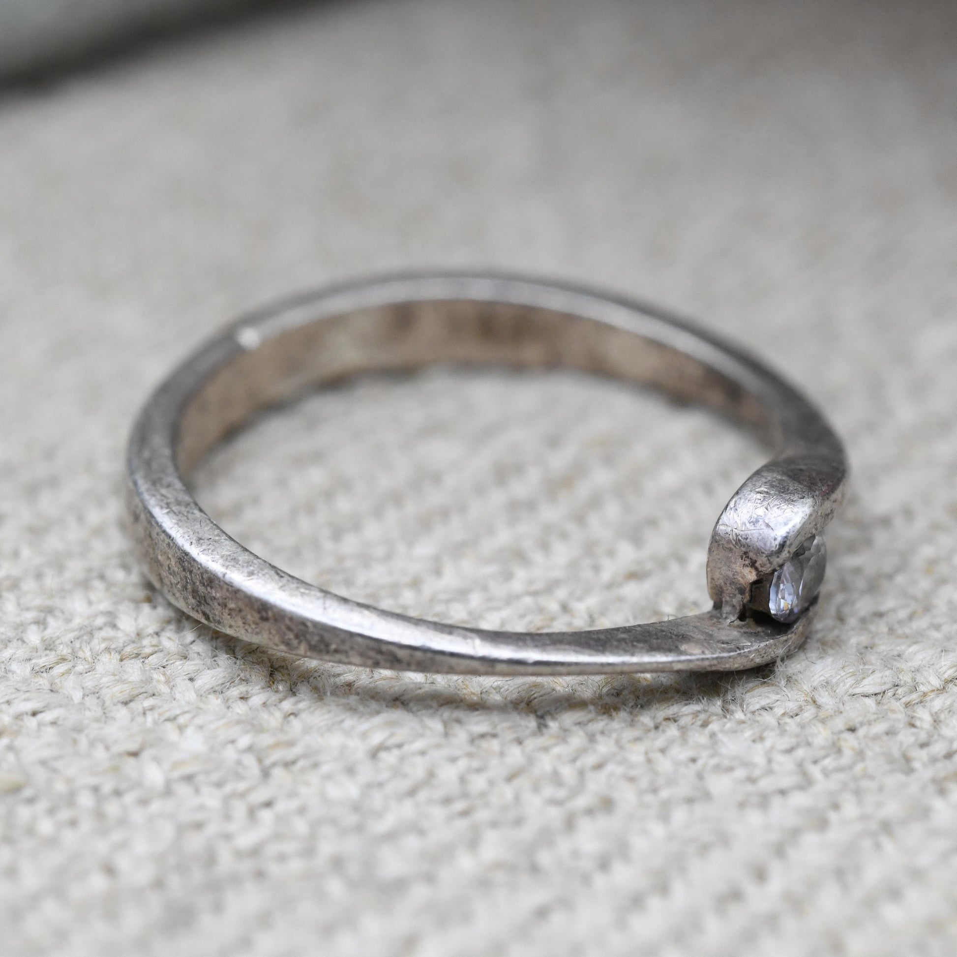 Vintage Sterling Silver Clear Stone Twisted Solitaire Ring - Gemstone Statement Ring Gift for Her | UK Size - P 1/2 | US Size - 8