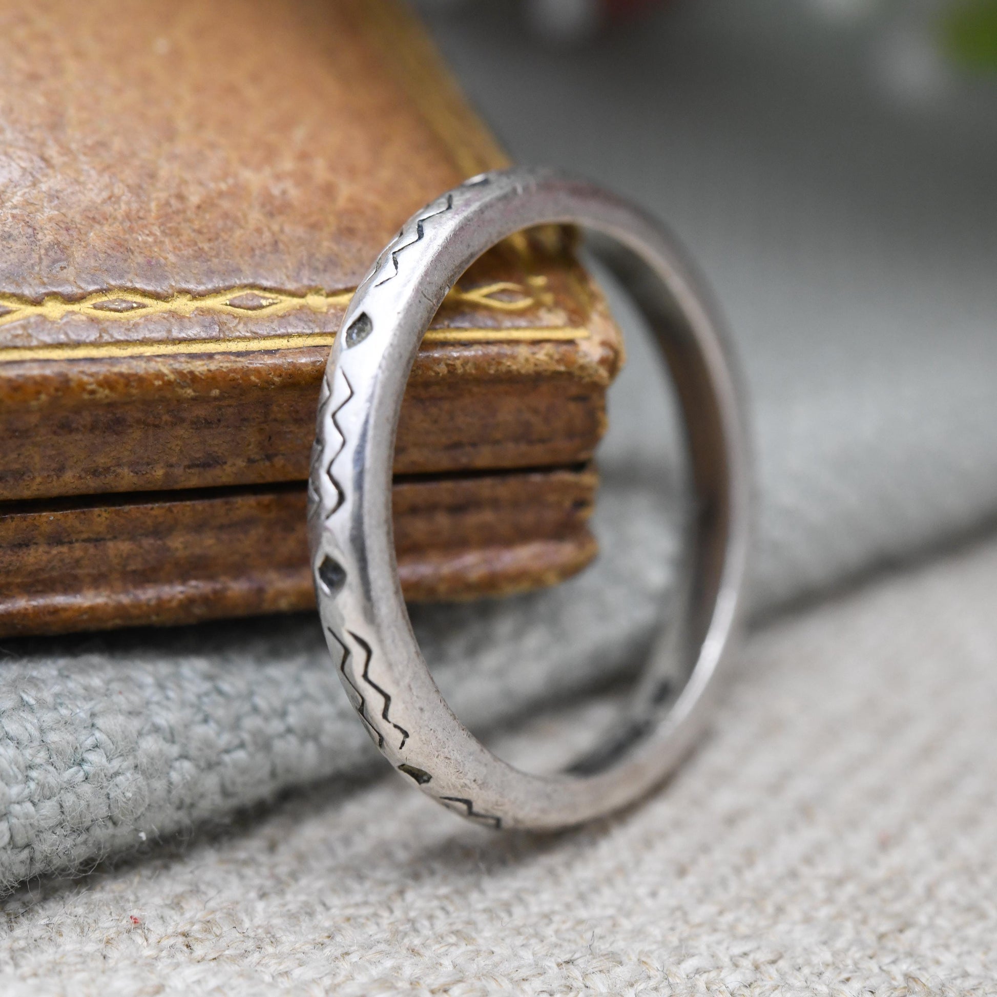 Carolyn Pollack Sterling Silver Band Ring - New Mexico Southwestern Design Old Carlisle Albuquerque | UK Size - R US Size - 8 3/4