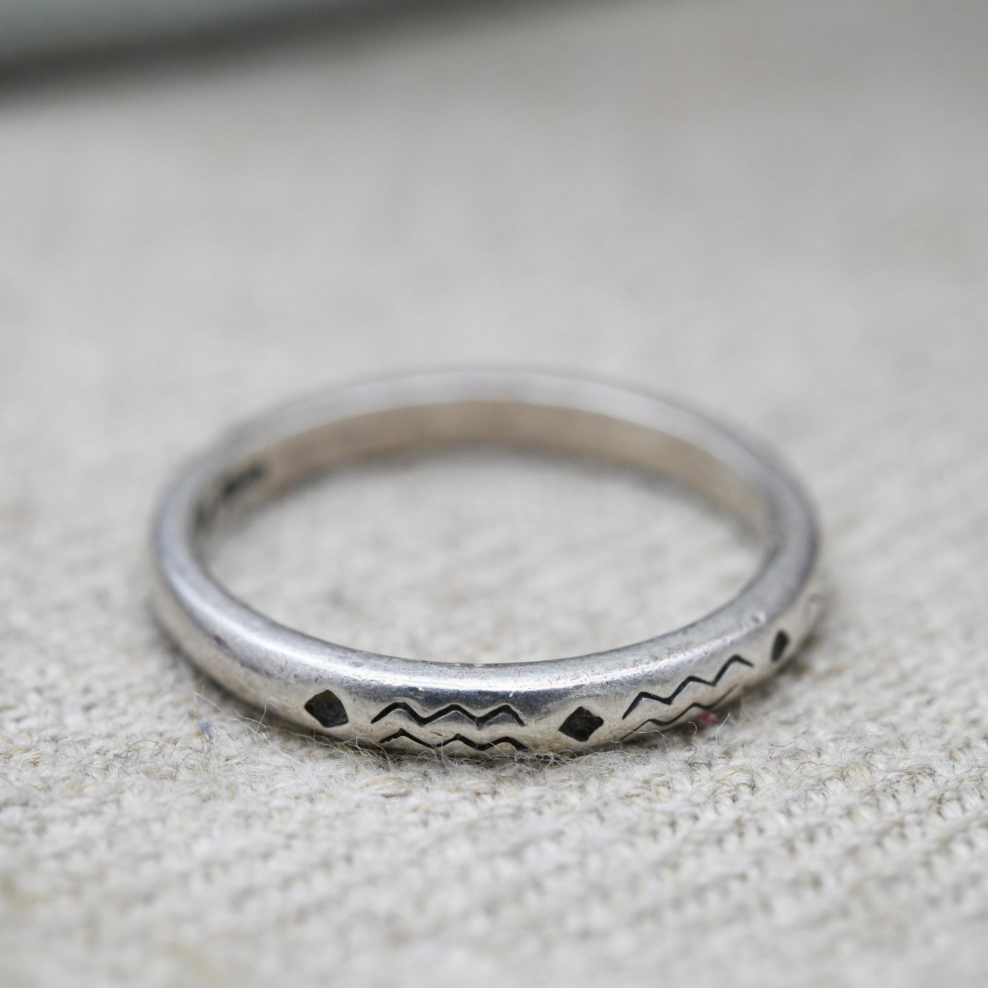 Carolyn Pollack Sterling Silver Band Ring - New Mexico Southwestern Design Old Carlisle Albuquerque | UK Size - R US Size - 8 3/4