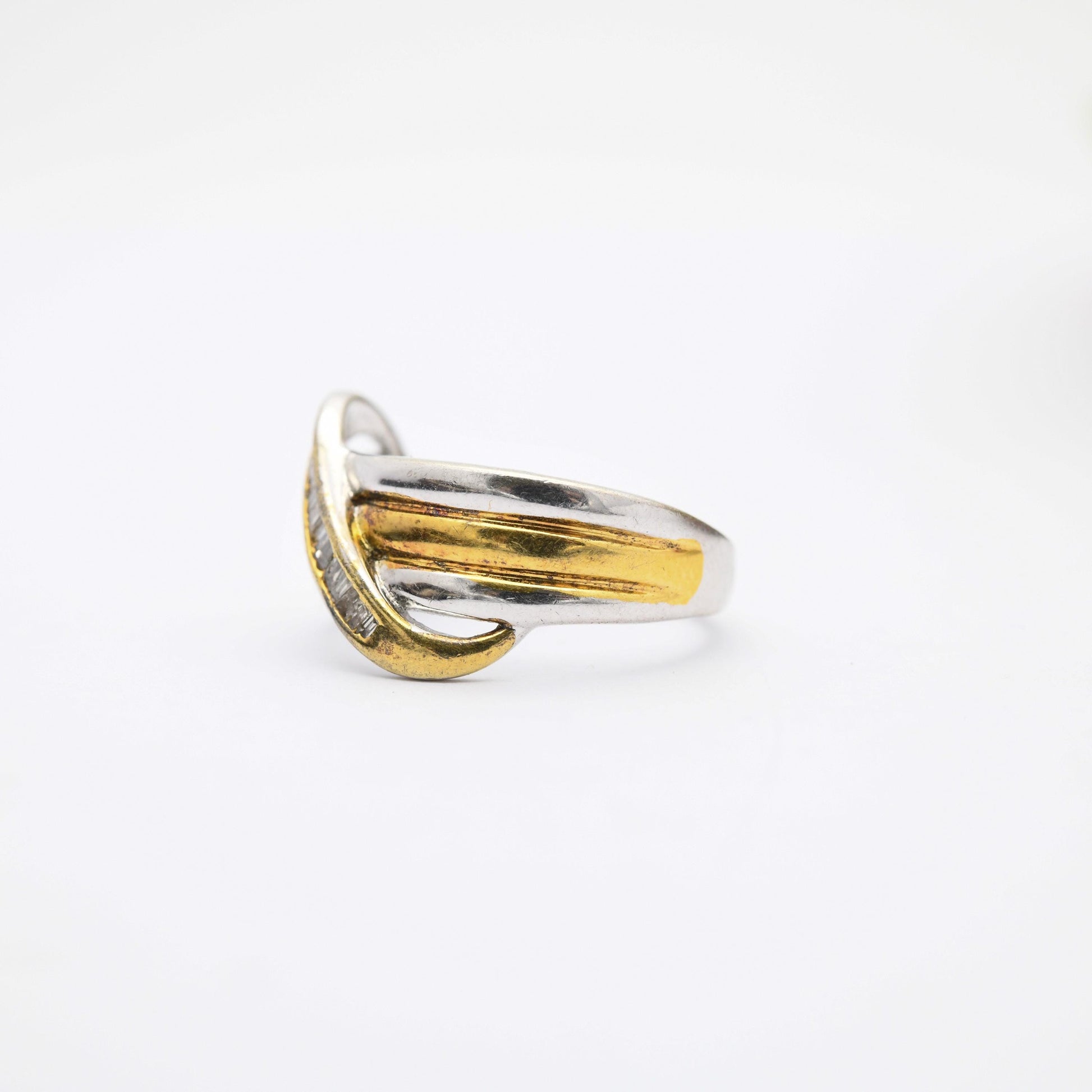 Vintage Sterling Silver and Gold Plated Two Tone Wave Form Ring - Clear Stone Channel Setting Decoration | UK Size - M 1/2 | US Size - 7 1/2