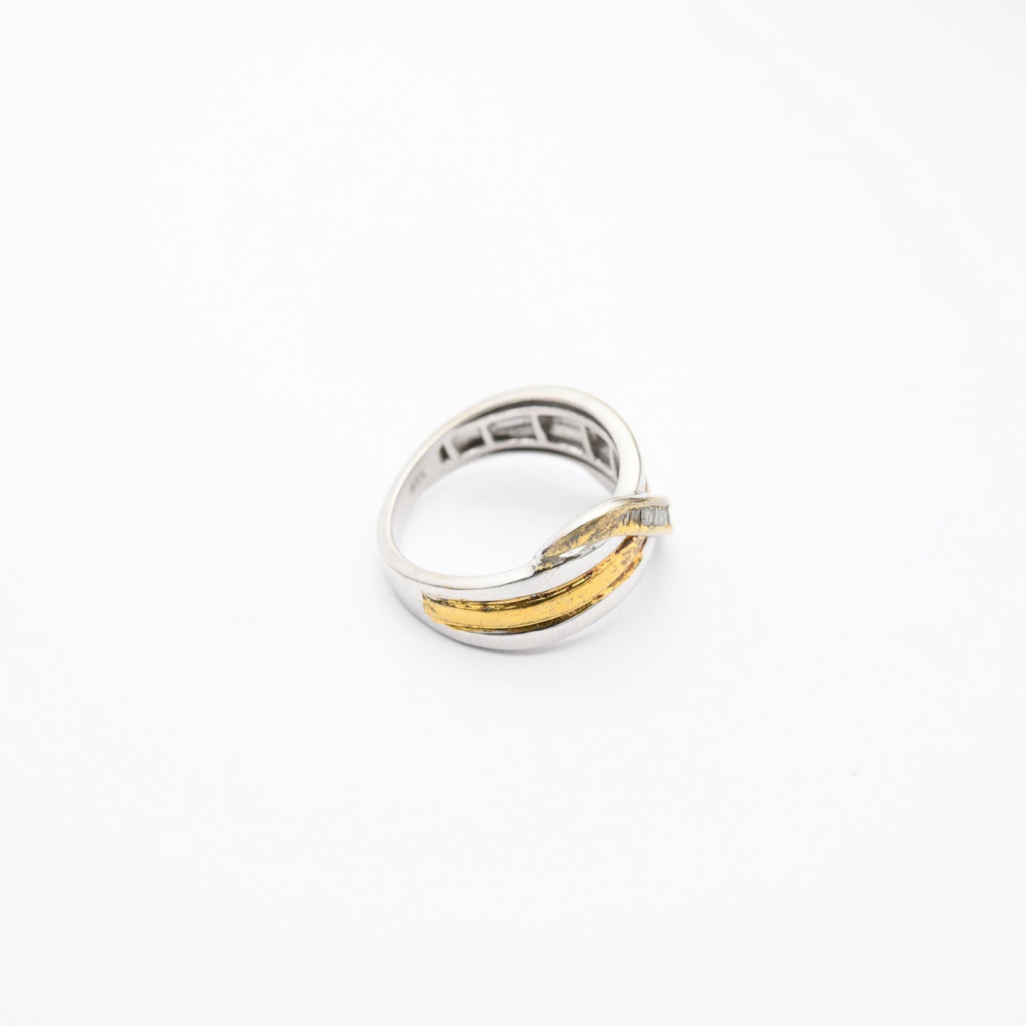 Vintage Sterling Silver and Gold Plated Two Tone Wave Form Ring - Clear Stone Channel Setting Decoration | UK Size - M 1/2 | US Size - 7 1/2
