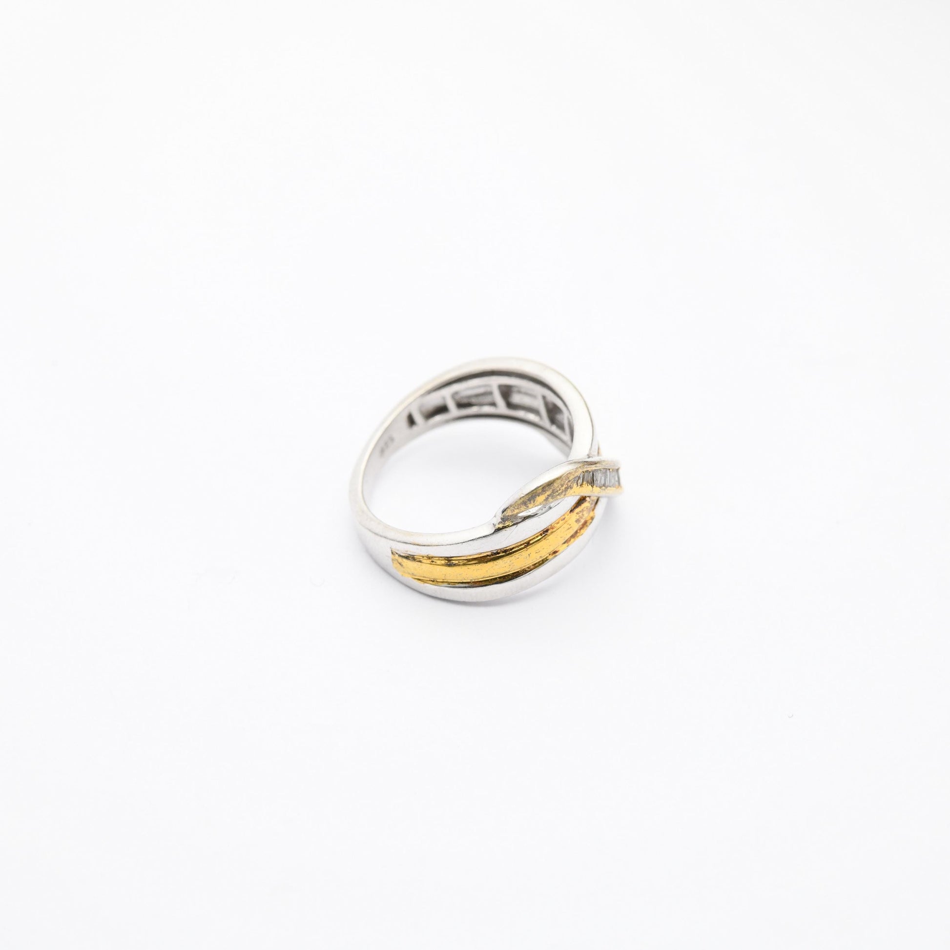 Vintage Sterling Silver and Gold Plated Two Tone Wave Form Ring - Clear Stone Channel Setting Decoration | UK Size - M 1/2 | US Size - 7 1/2