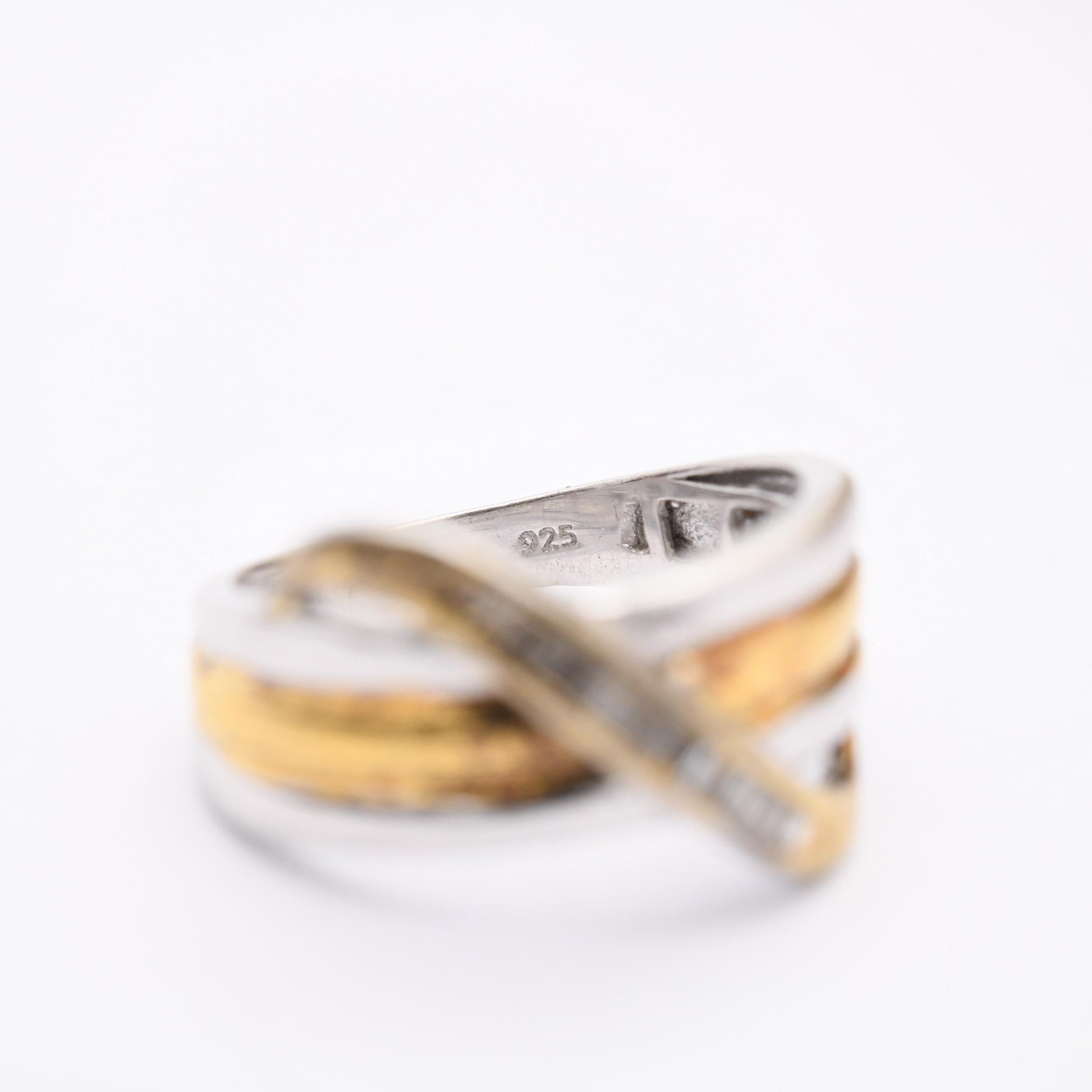 Vintage Sterling Silver and Gold Plated Two Tone Wave Form Ring - Clear Stone Channel Setting Decoration | UK Size - M 1/2 | US Size - 7 1/2
