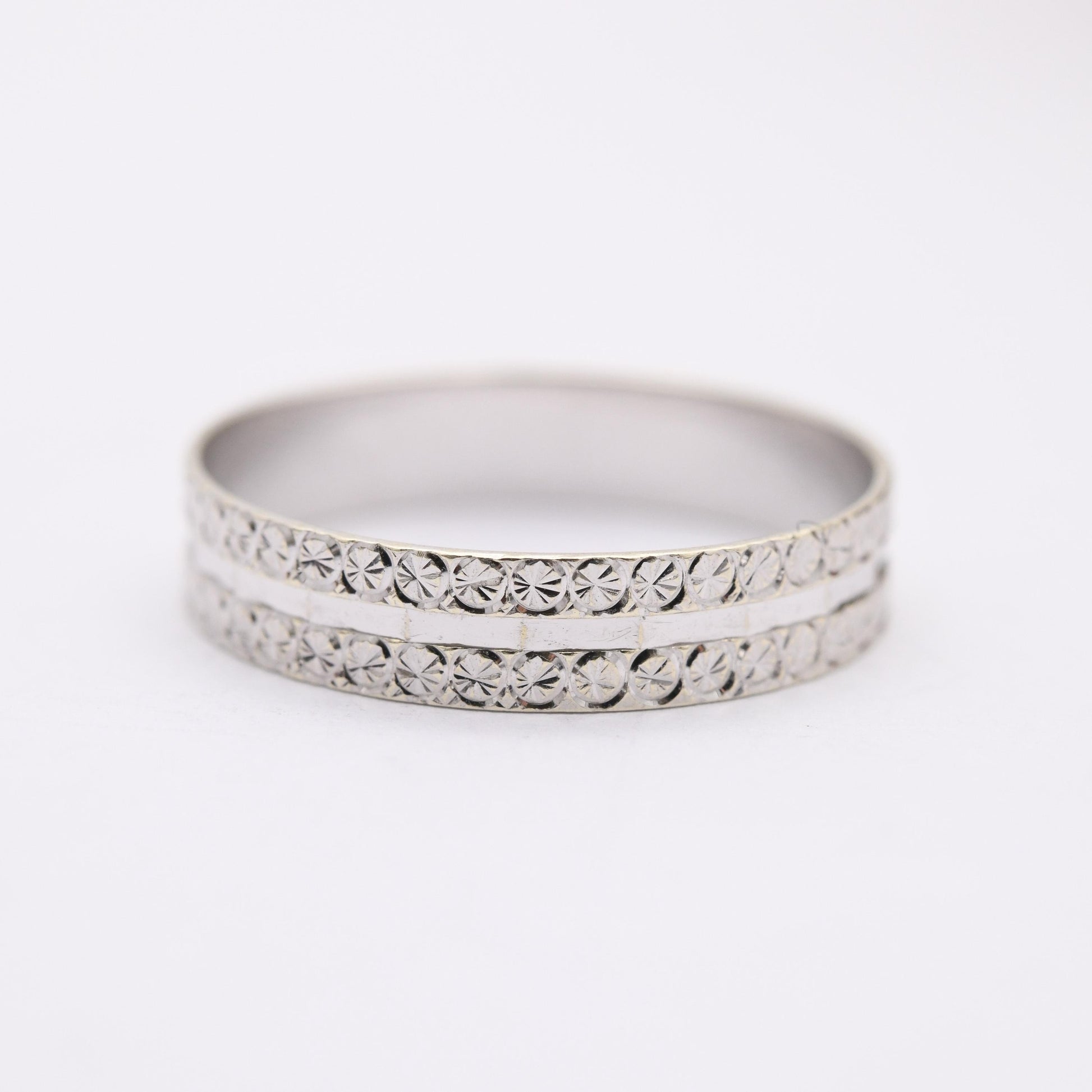 Vintage 9ct White Gold Band Ring - Unisex Patterned Jewellery | UK Size - O | US Size - 7 1/2