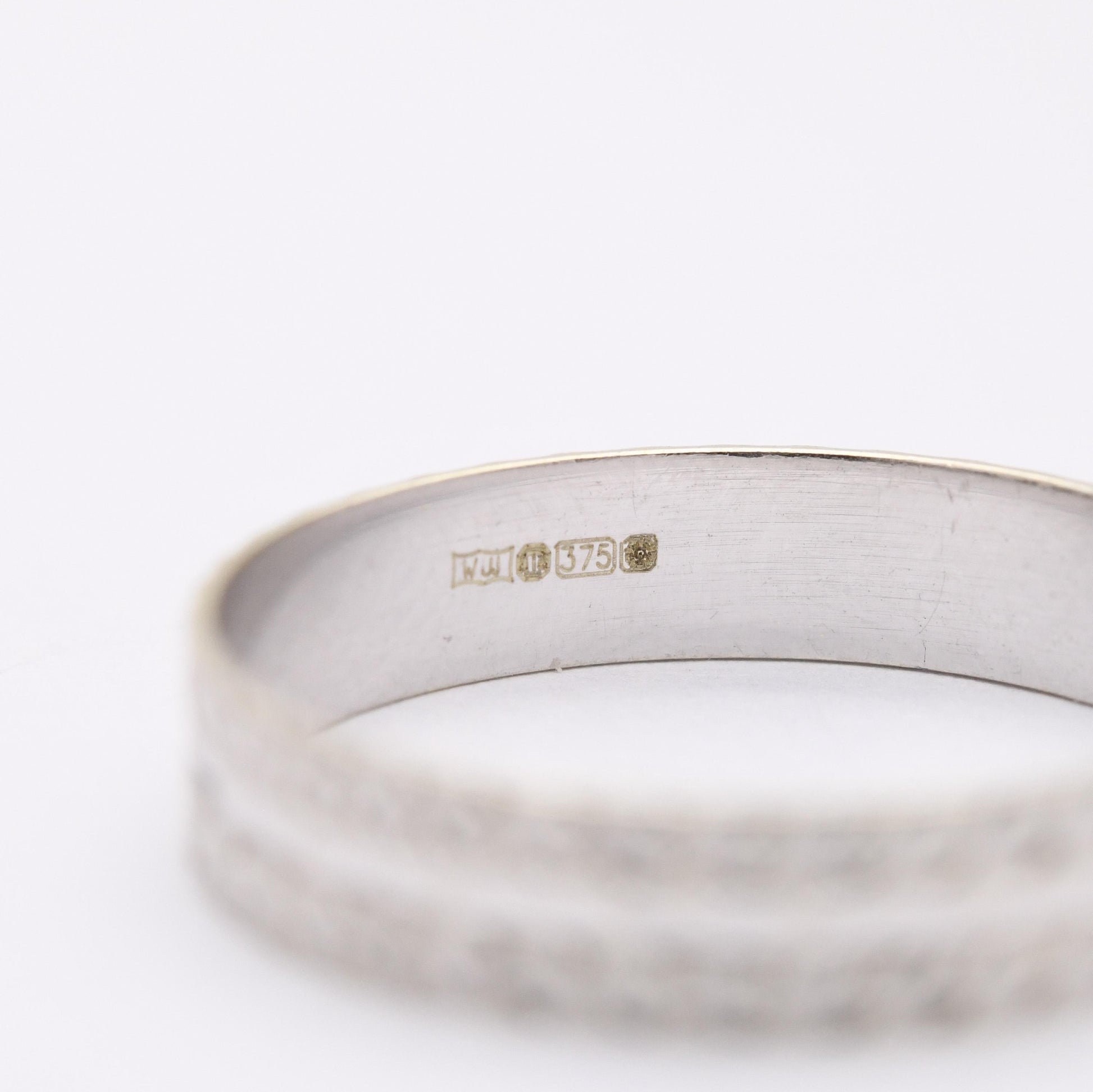 Vintage 9ct White Gold Band Ring - Unisex Patterned Jewellery | UK Size - O | US Size - 7 1/2