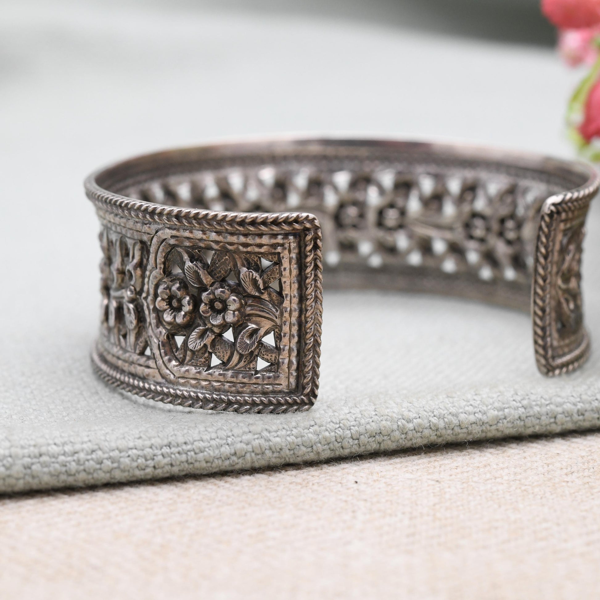 Yanes Traviata Sterling Silver Bangle Bracelet – Embossed Floral Openwork Design | Filigree Style Bracelet | Ornate Statement Jewellery