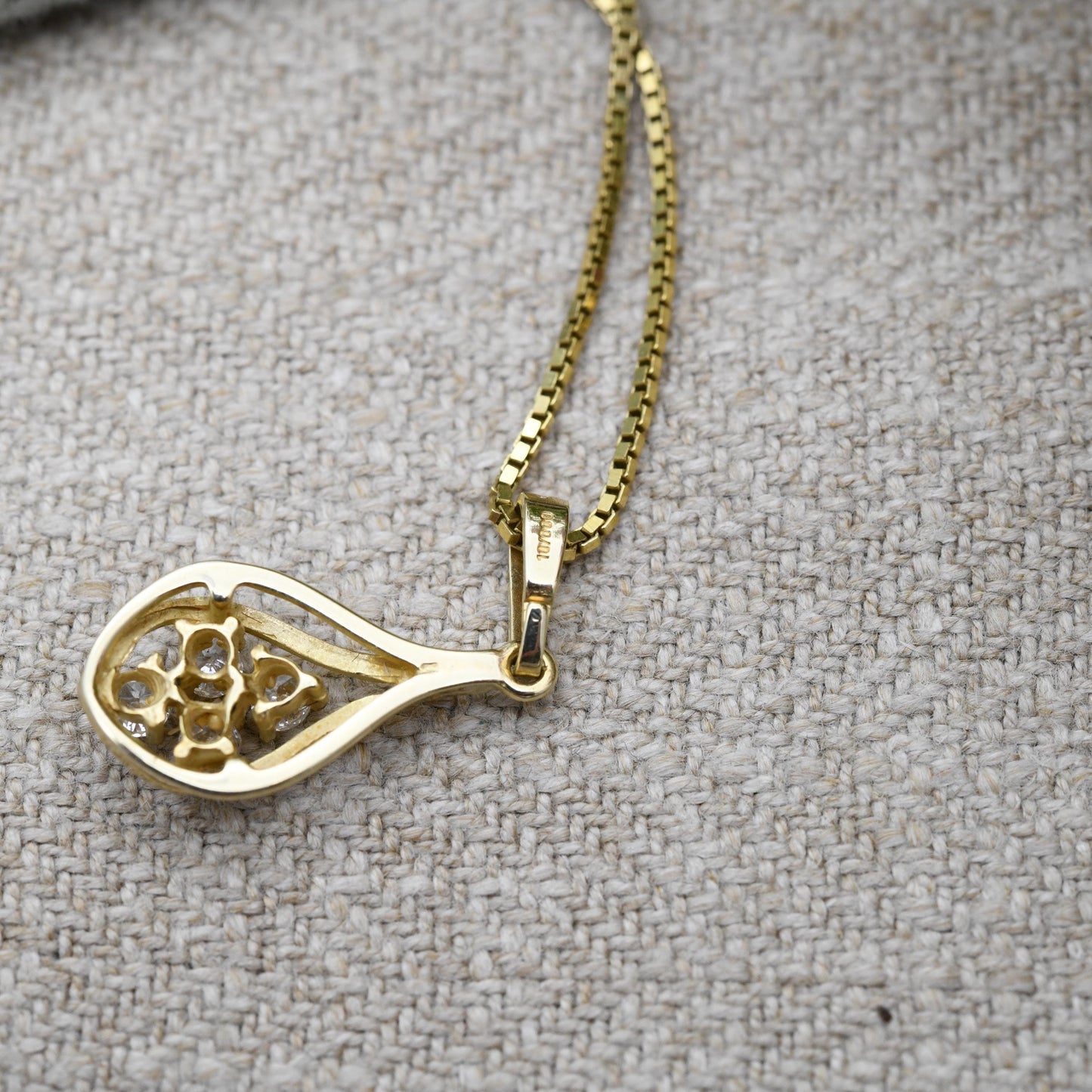 Vintage Amerik Gold-Plated Pendant Necklace – Four White Stones in Teardrop Drop Design | Elegant Costume Jewellery | Signed Amerik