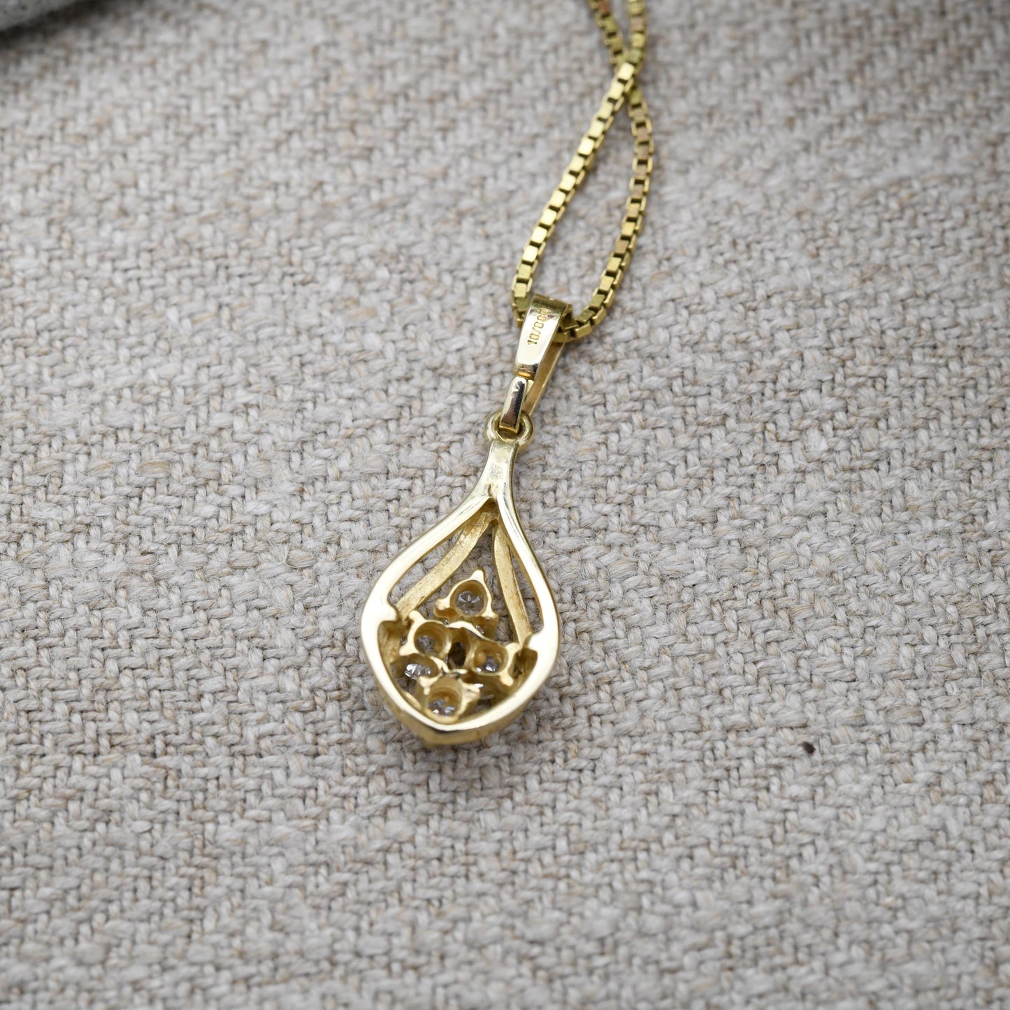Vintage Amerik Gold-Plated Pendant Necklace – Four White Stones in Teardrop Drop Design | Elegant Costume Jewellery | Signed Amerik