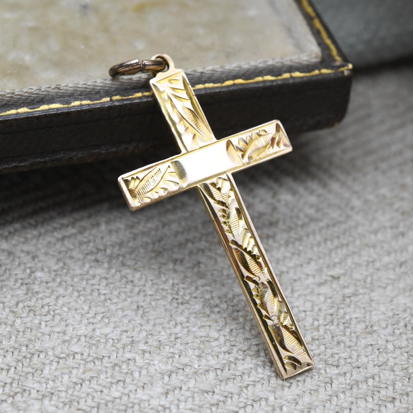 Antique 9ct Gold Cross Pendant with Pretty Leaf Pattern - Antique Yellow Gold Christian Religious Necklace Gift for Christening Baptism