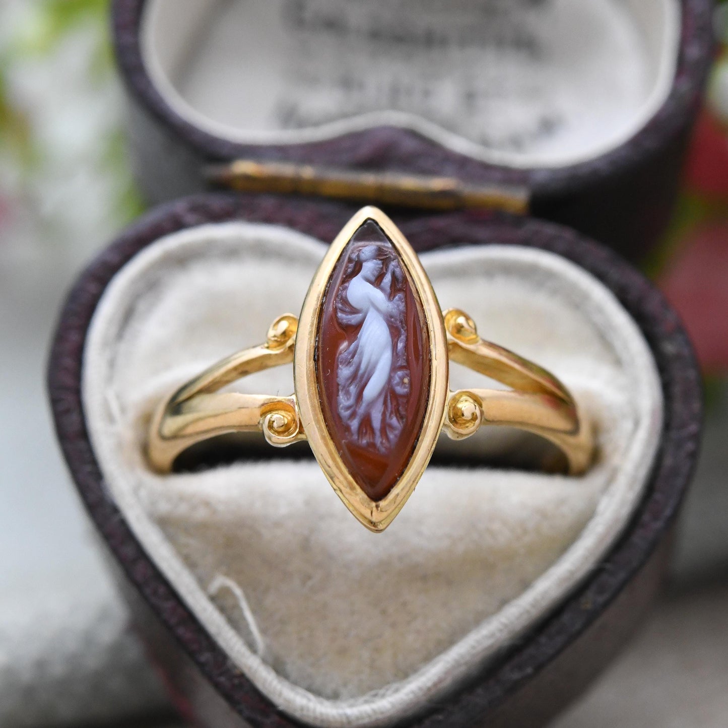 Antique Victorian 18ct Gold Hardstone Cameo Ring 1894 - Marquise Pointed Oval Red White Gemstone Classical Figure | Size UK - O | US - 7 1/2