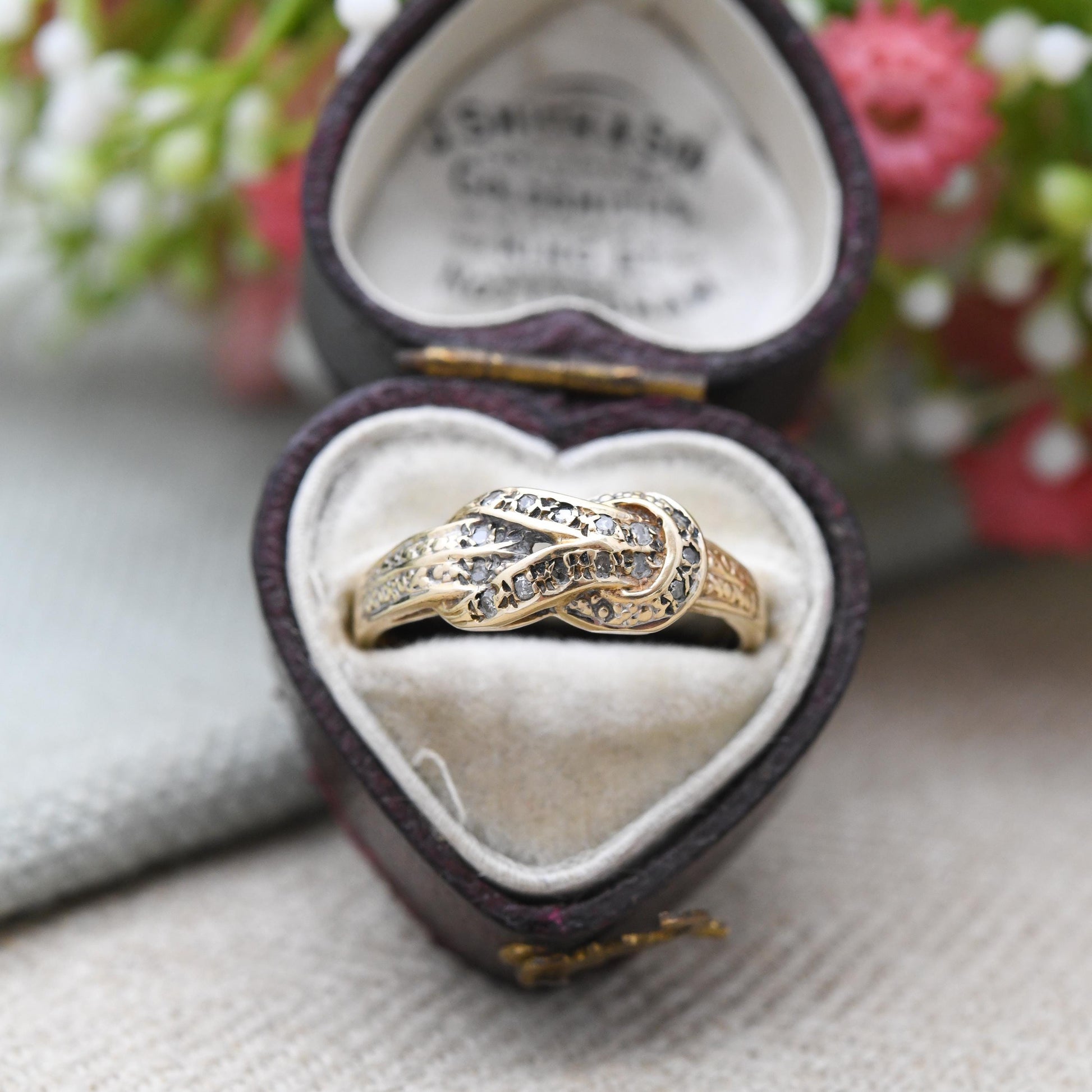 Vintage 9ct Gold Diamond Lovers Knot Ring 1984 - Crossover Knotted Band Pretty Stacking Ring Jewellery Gift | UK Size - O | US Size - 7 1/2