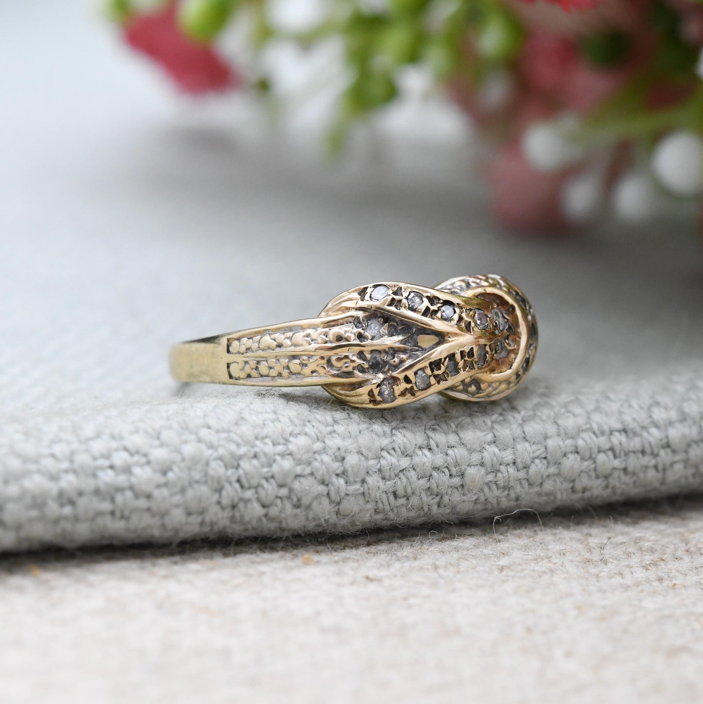 Vintage 9ct Gold Diamond Lovers Knot Ring 1984 - Crossover Knotted Band Pretty Stacking Ring Jewellery Gift | UK Size - O | US Size - 7 1/2
