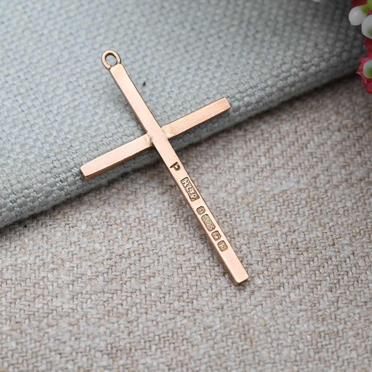 Vintage 9ct Gold Cross Pendant with Pretty flower Pattern - True Vintage Rose Gold Christian Religious Necklace Gift for Christening Baptism