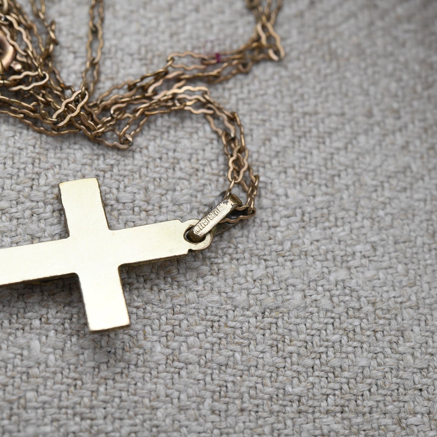 Vintage Rolled Gold Crucifix Pendant Necklace - on Scalloped Cable Chain | Mid-Century Signed Christian Cross