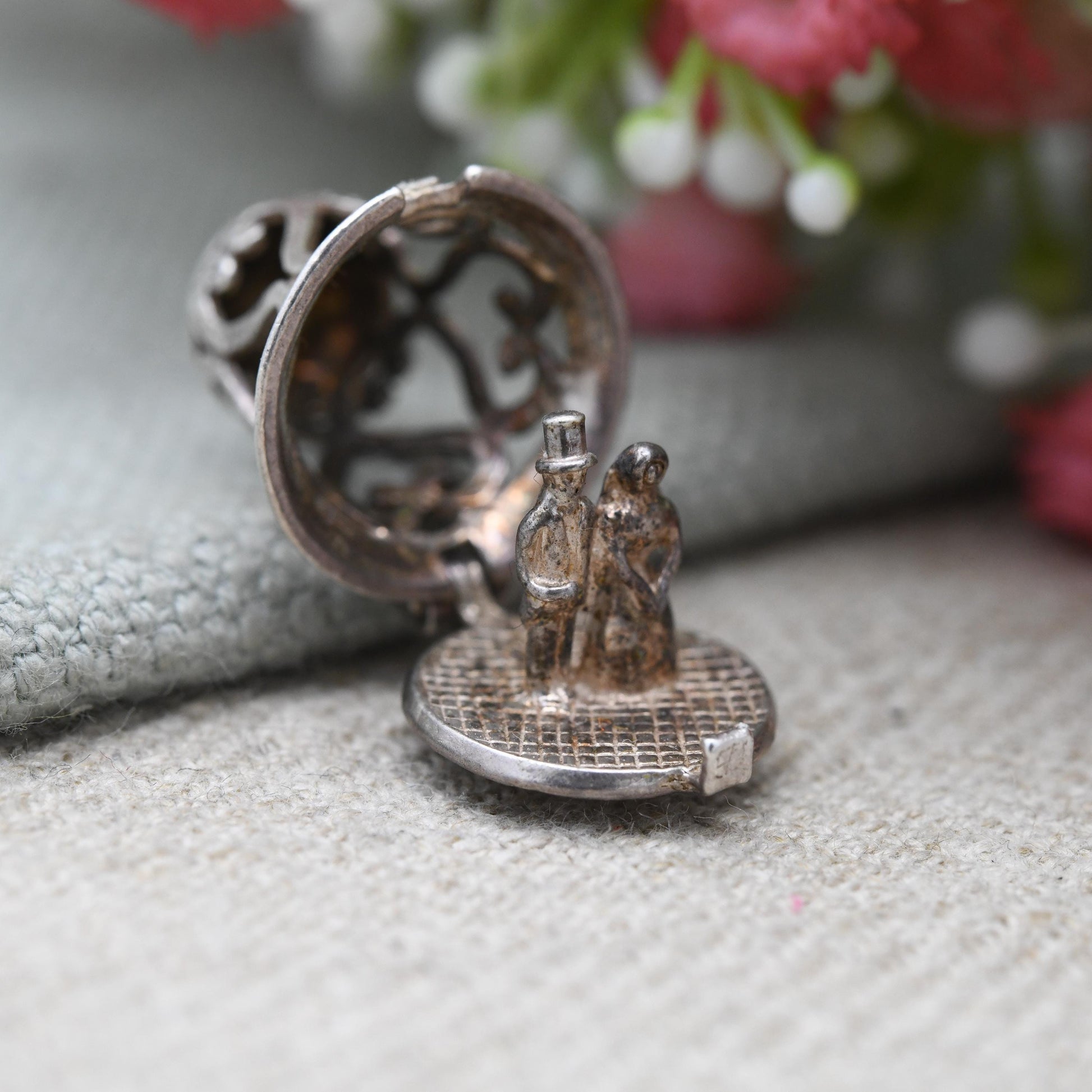 Vintage Sterling Silver Opening Wedding Bell Charm Pendant - Bride and Groom Inside | Newly-wed Gift for Charm Bracelet