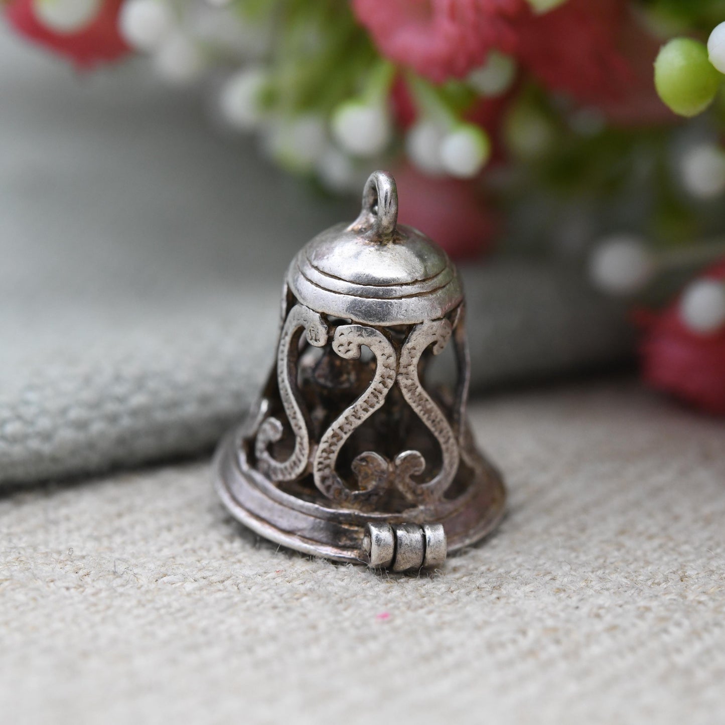 Vintage Sterling Silver Opening Wedding Bell Charm Pendant - Bride and Groom Inside | Newly-wed Gift for Charm Bracelet