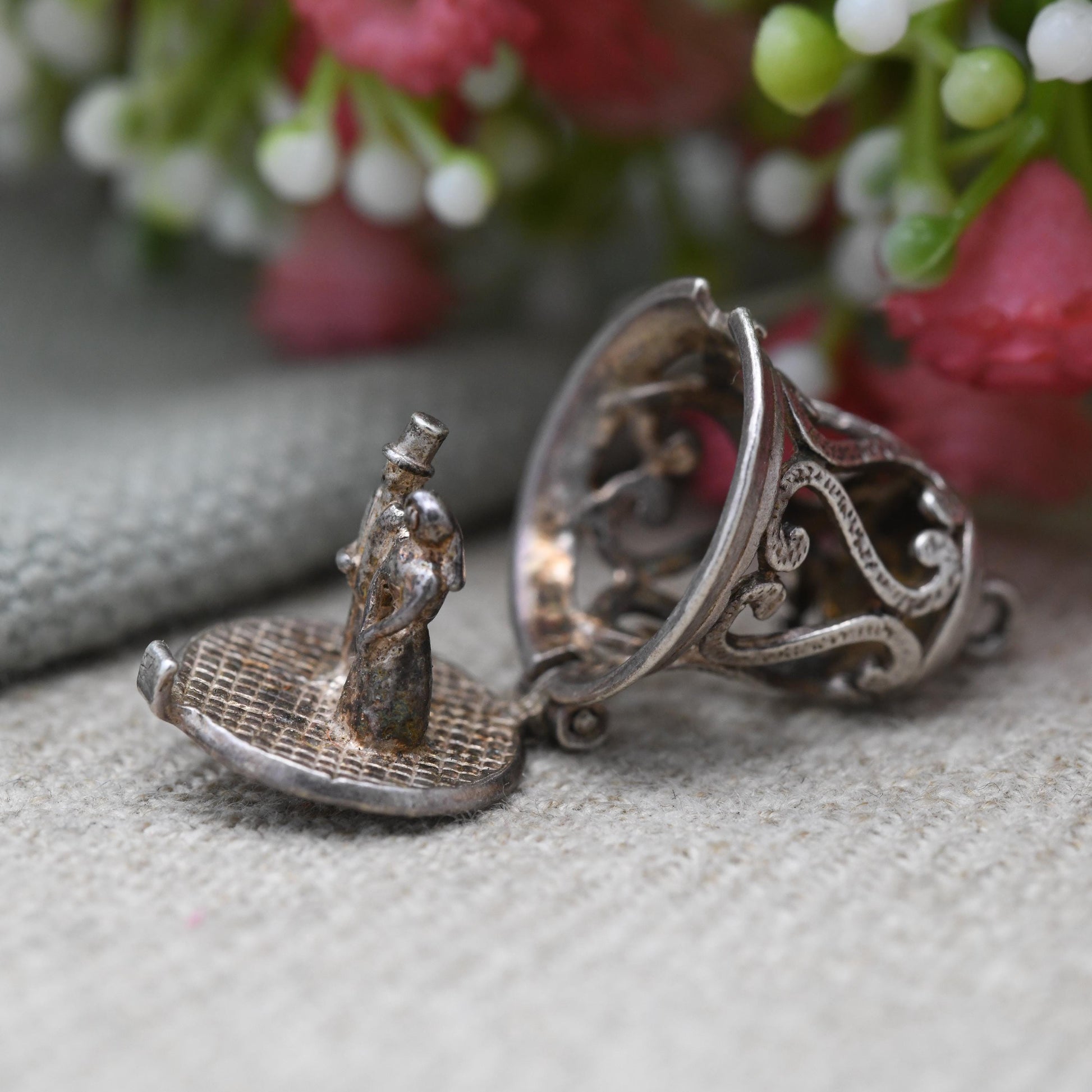 Vintage Sterling Silver Opening Wedding Bell Charm Pendant - Bride and Groom Inside | Newly-wed Gift for Charm Bracelet