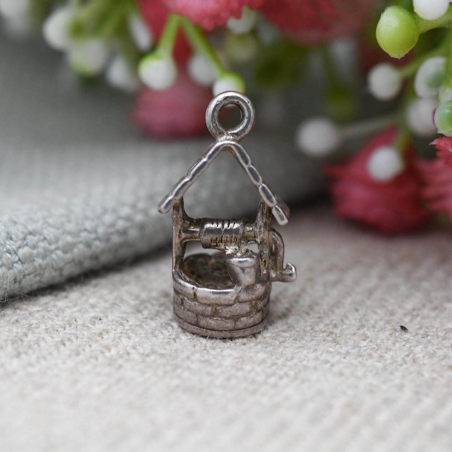 Vintage Sterling Silver Wishing Well Charm Pendant - Cute Water Well and Bucket | Gift for Charm Bracelet