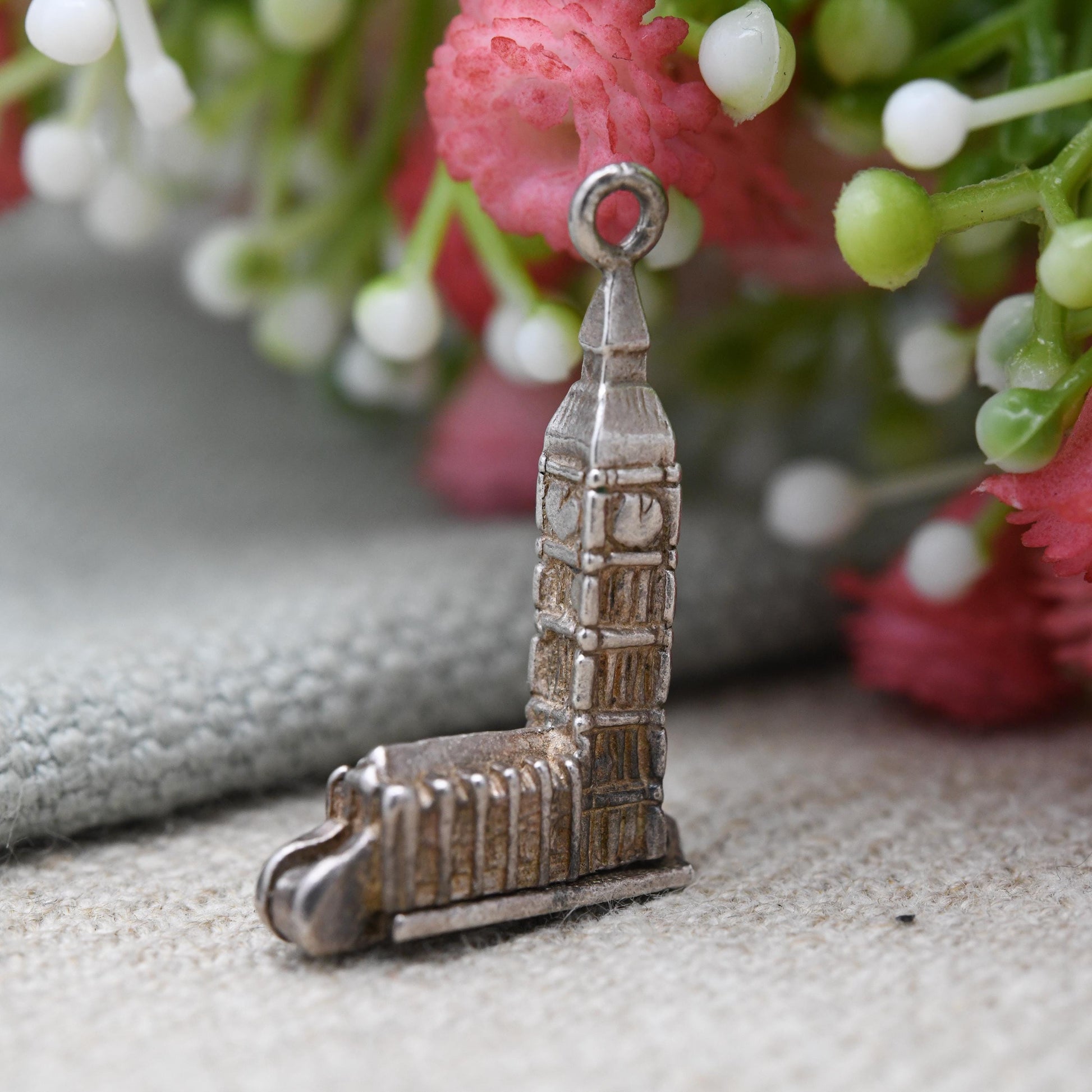 Vintage Sterling Silver Opening Big Ben and Lion Charm Pendant - London Landmark | Houses of Parliament | Gift for Souvenir Charm Bracelet