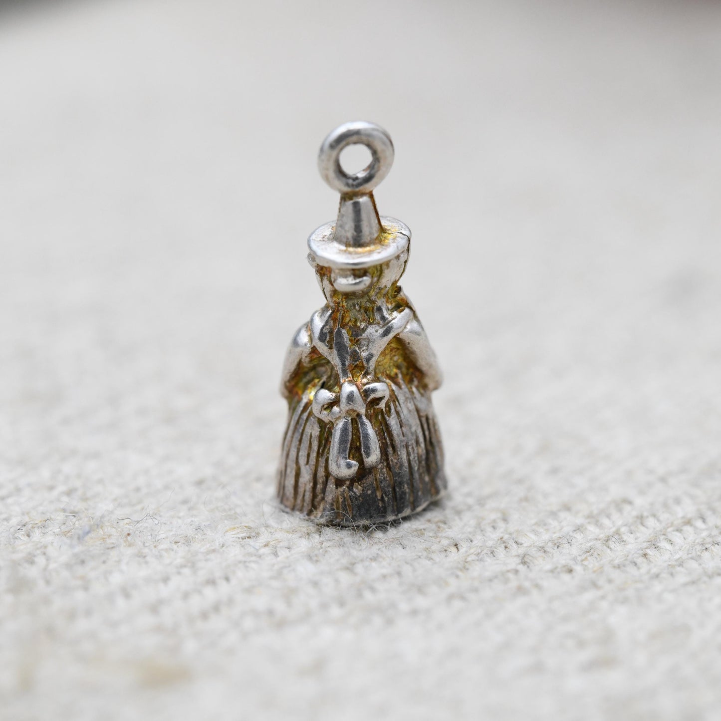 Vintage Sterling Silver Traditional Welsh Woman Charm Pendant - Het Gymreig Headgear | Gwisg Gymreig draddodiadol | Gift for Charm Bracelet