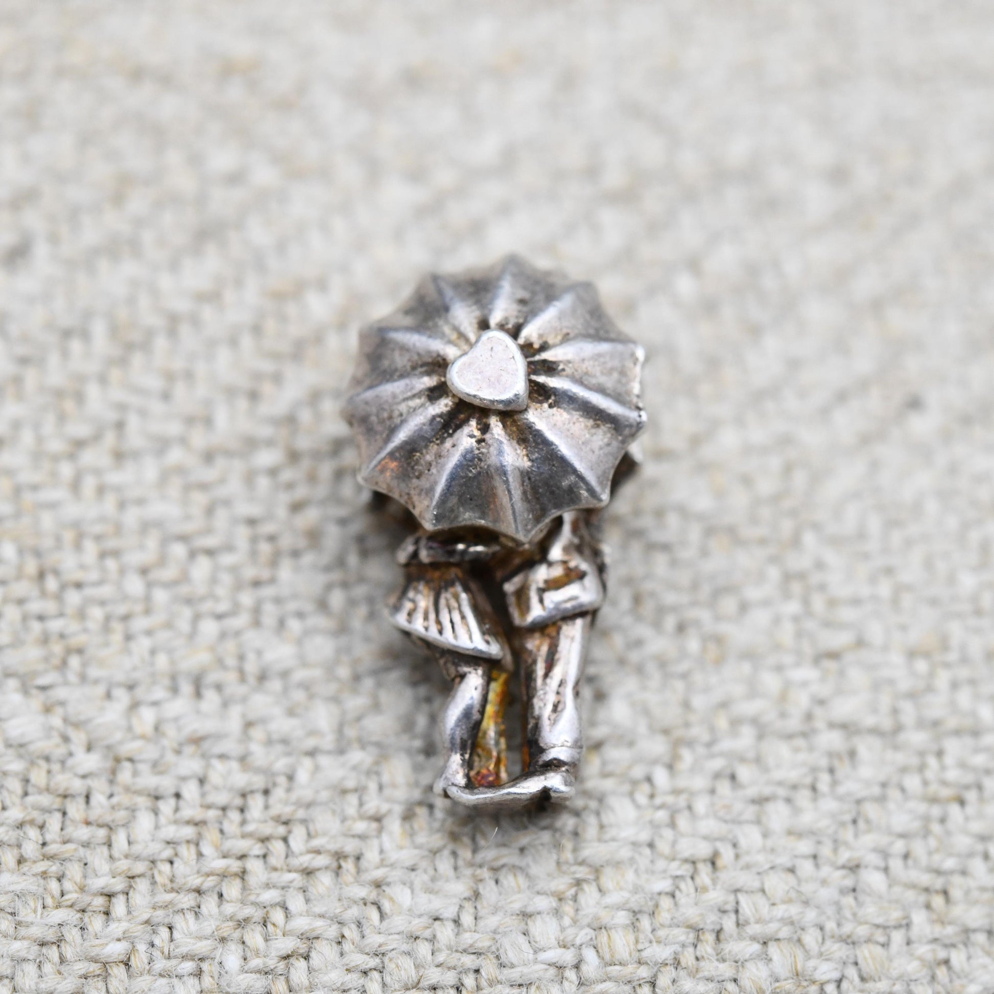 Vintage Sterling Silver Opening Lovers in the Rain Charm Pendant - Opening to Couple Kissing | Man and Woman | Gift for Charm Bracelet