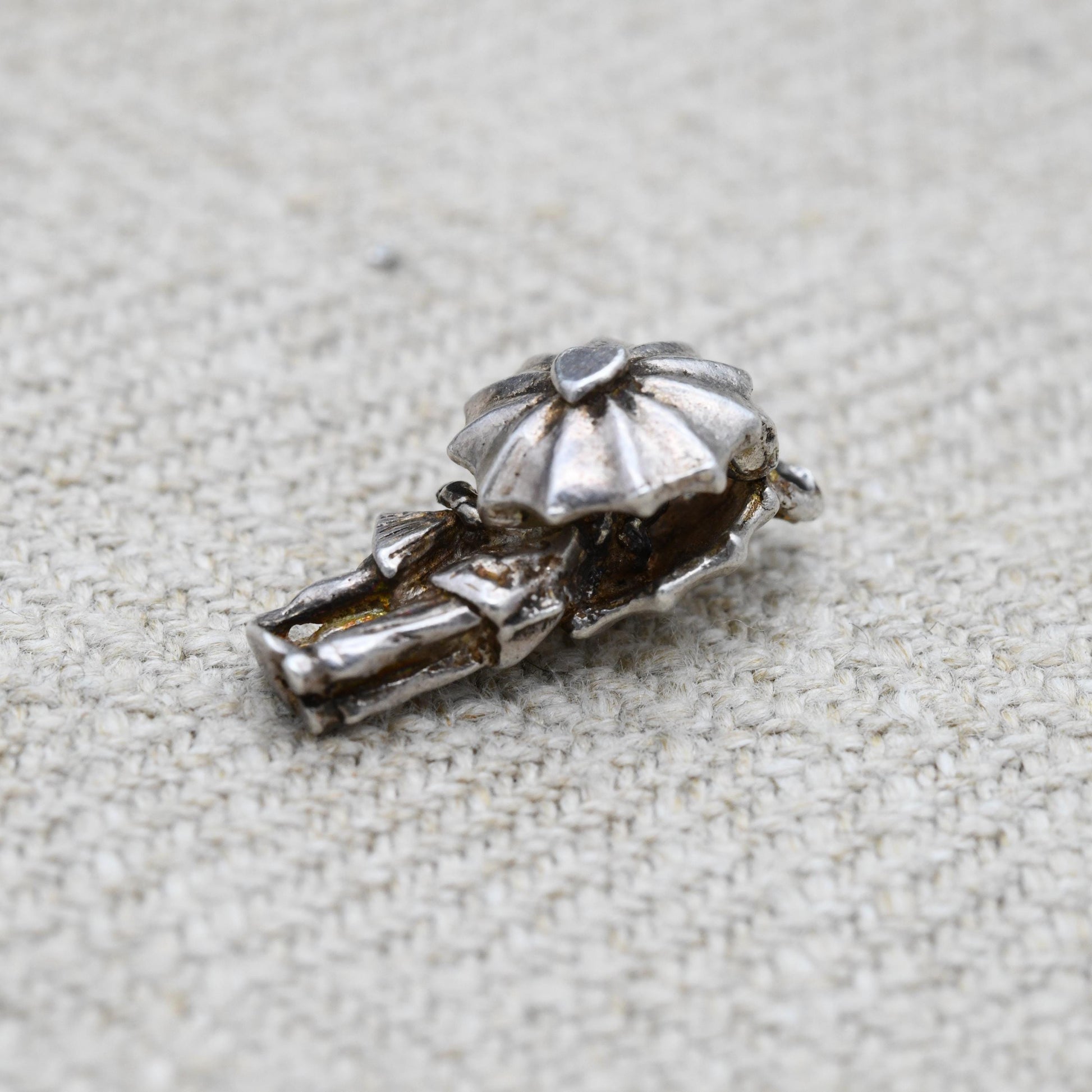 Vintage Sterling Silver Opening Lovers in the Rain Charm Pendant - Opening to Couple Kissing | Man and Woman | Gift for Charm Bracelet
