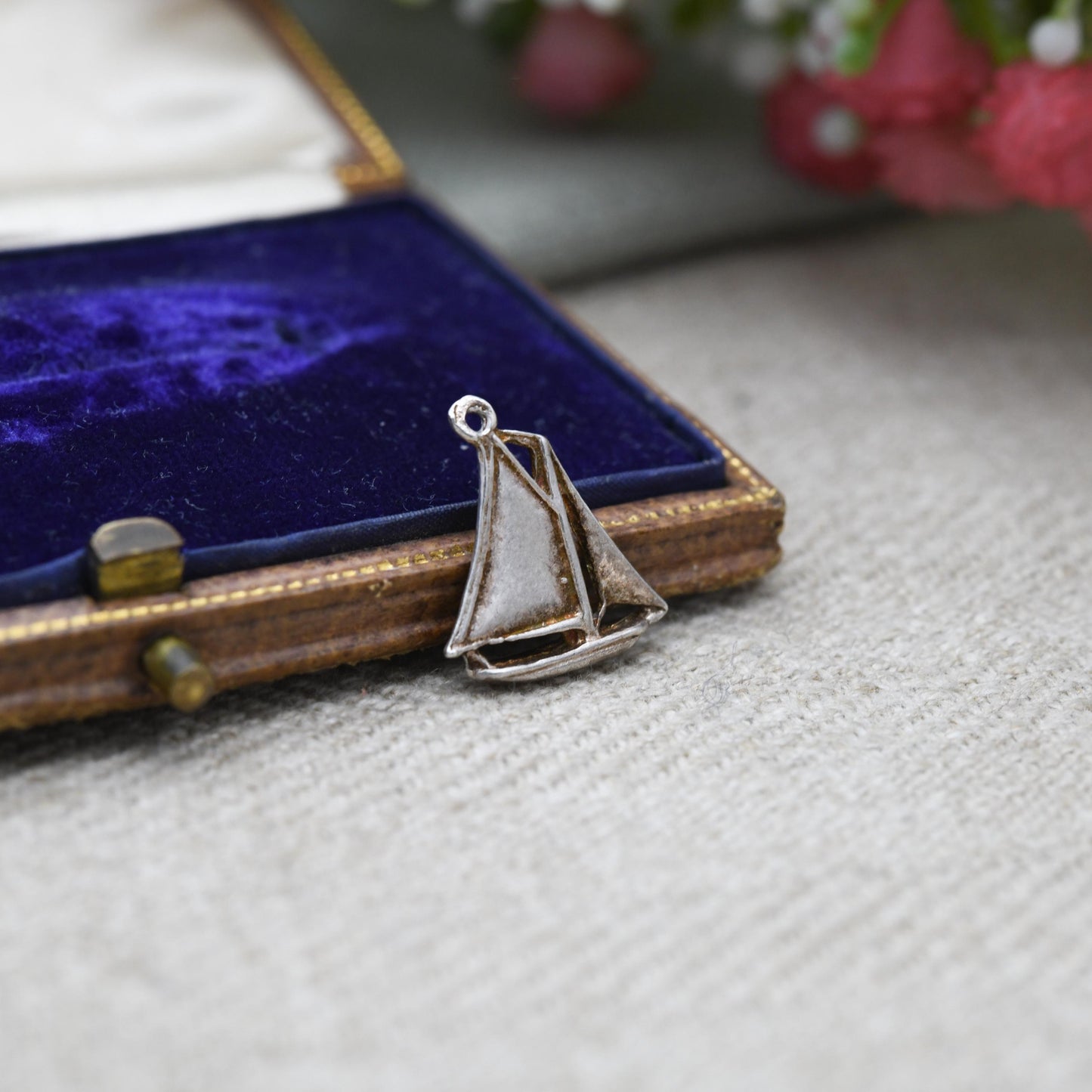 Vintage Silver Sailing Boat Charm Pendant - Cute Little Yacht | Ship | Gift for Charm Bracelet