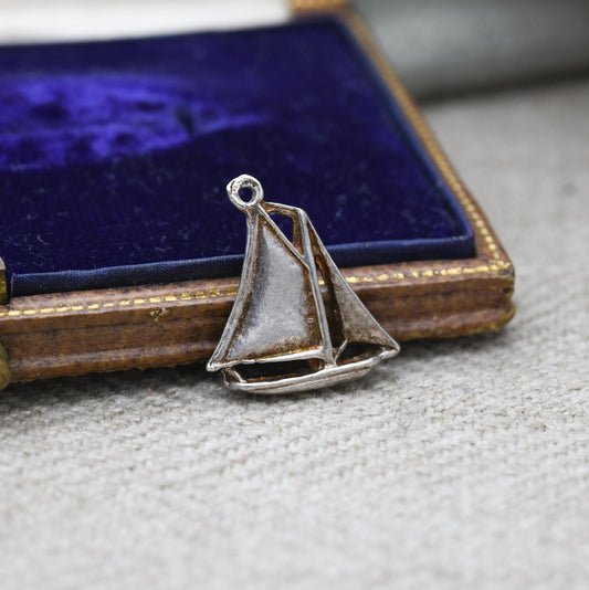 Vintage Silver Sailing Boat Charm Pendant - Cute Little Yacht | Ship | Gift for Charm Bracelet