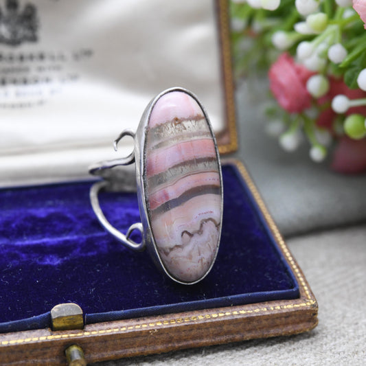 Vintage Sterling Silver Striped Pink Agate Ring - Open Shoulder | Scrolling | Cabochon | UK Size - O 1/2 | US Size - 7 3/4