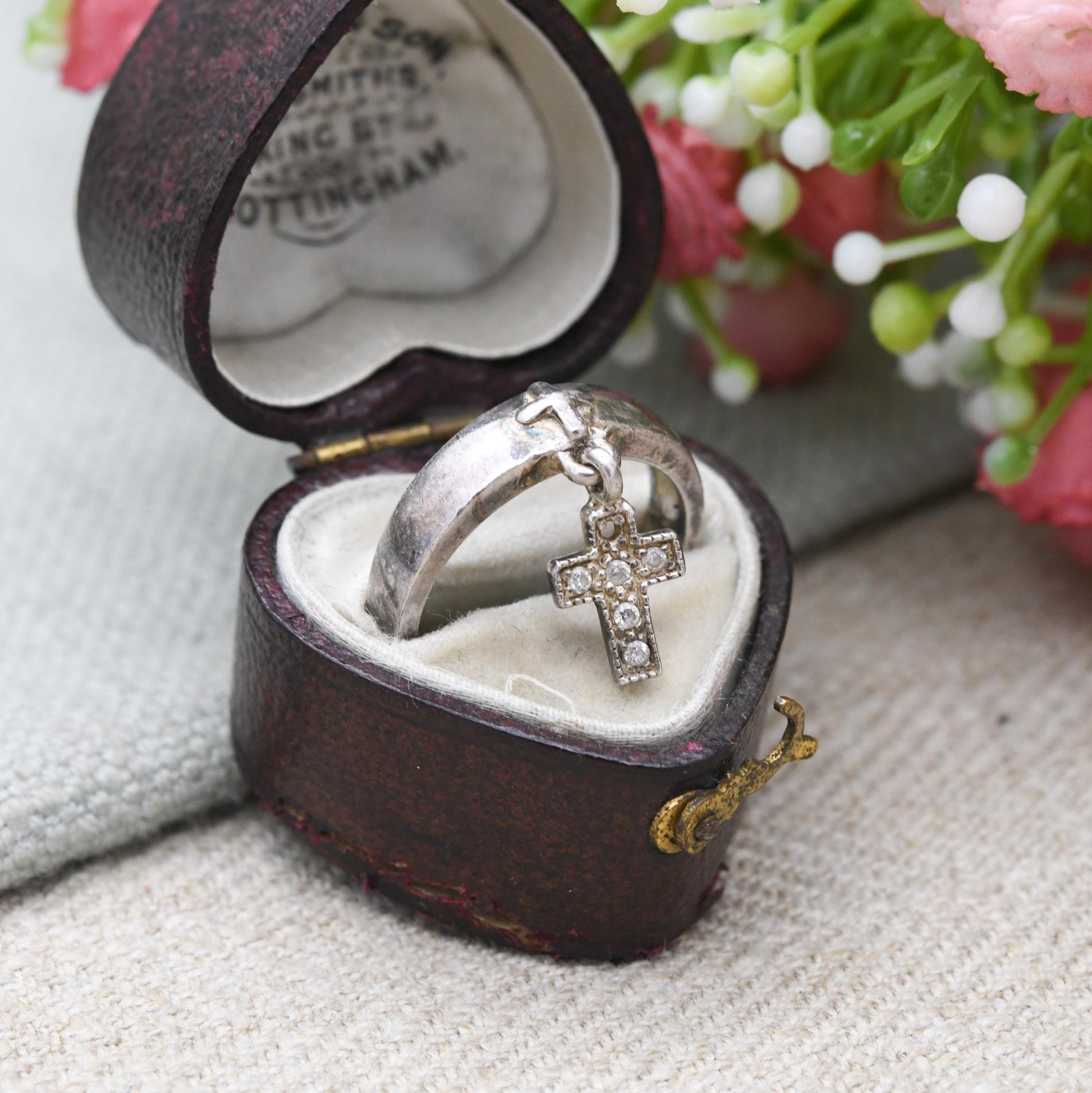 Vintage Sterling Silver Dangle Cross Band Ring - Clear Stone Decoration | Raised Cross Relief | UK Size - L | US Size - 6