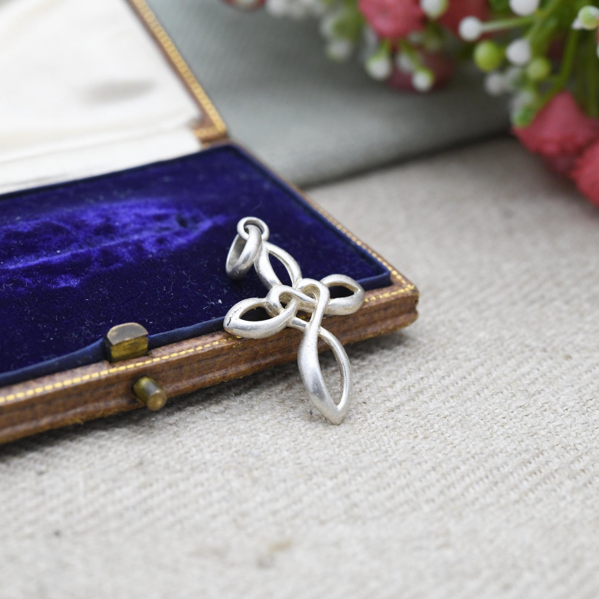 Vintage Sterling Silver Celtic Cross Pendant with Openwork Knot Design - Celtic Twist Vintage Religious Jewellery | Gift for Charm Necklace